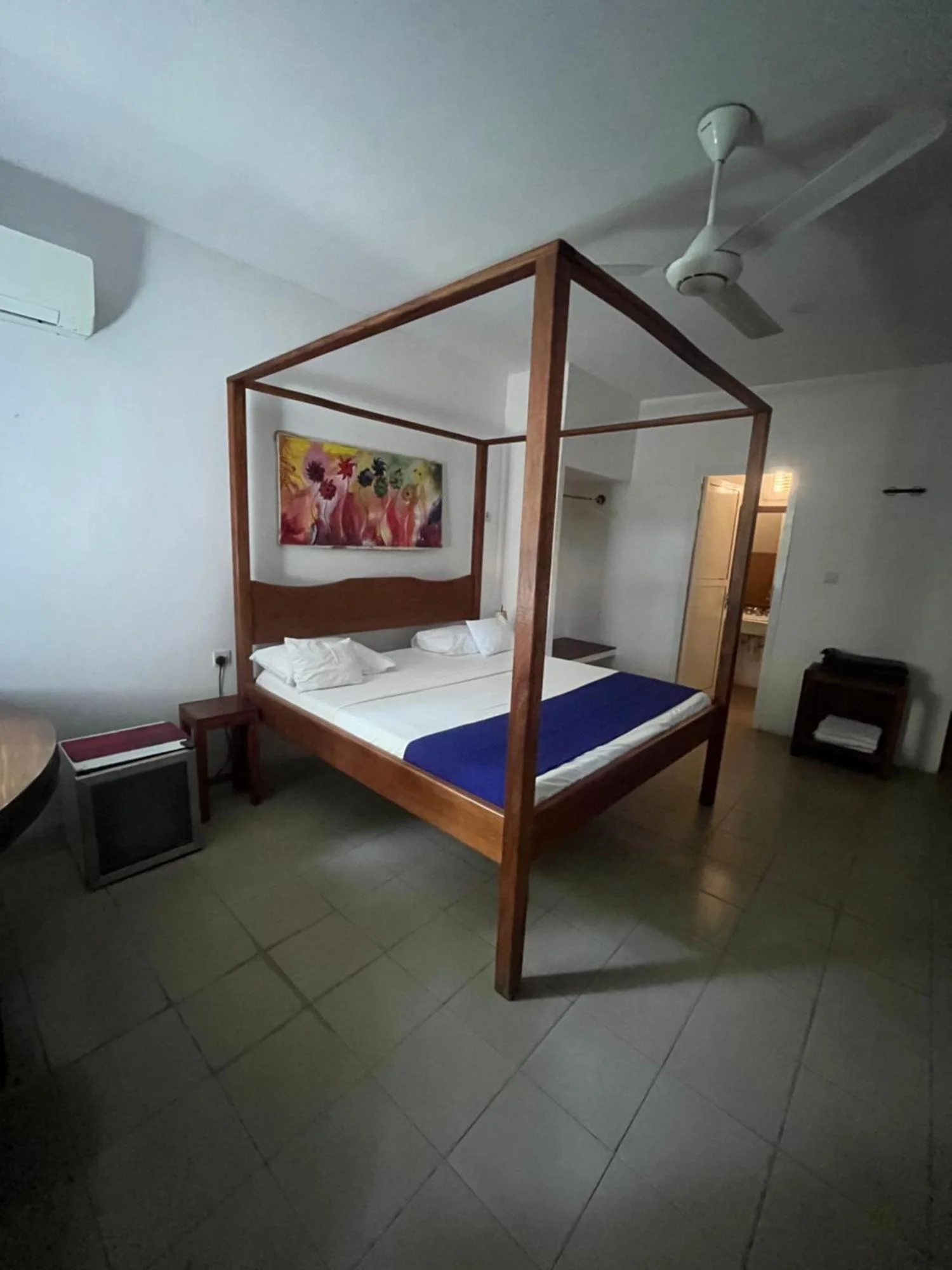 27 Cafe Zanzibar Airport Hotel - Image 15