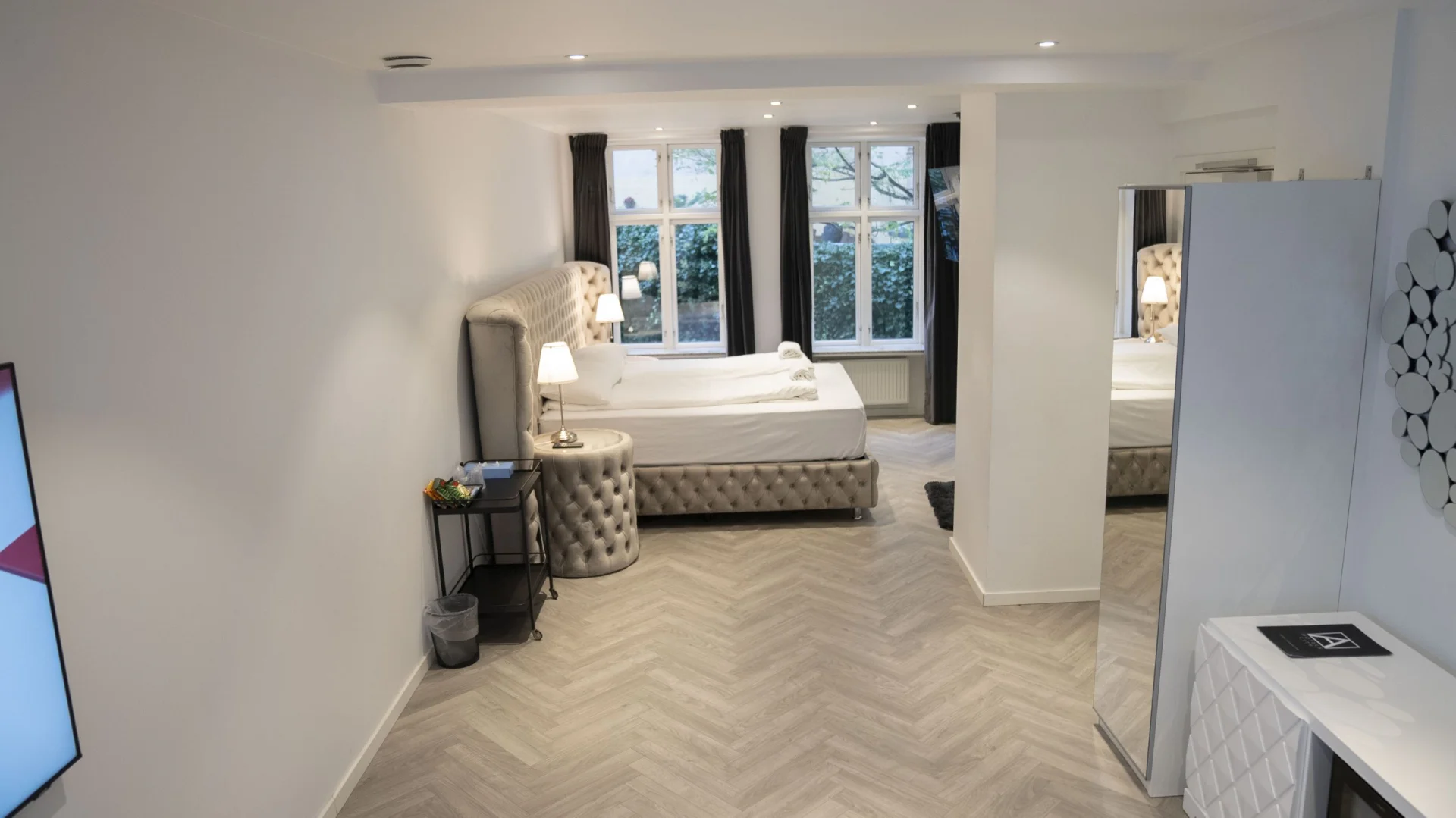 A Hotels City - Image 7