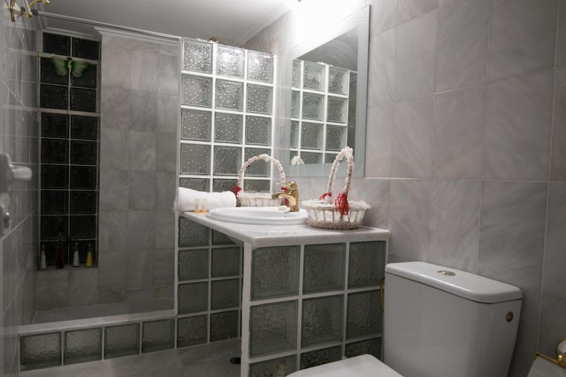 Aias Summer House - Image 19