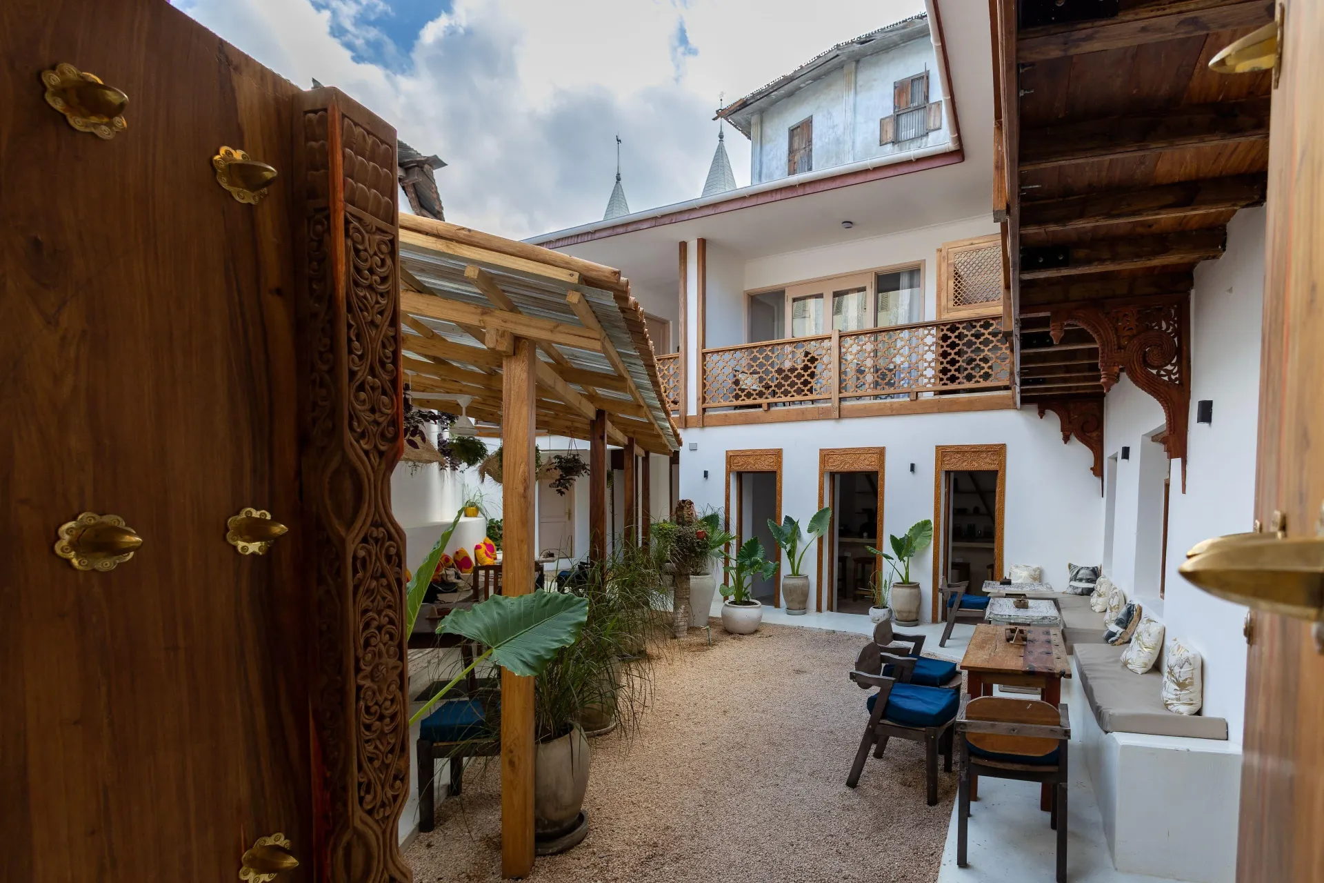 ALL SEASONS HOTEL - Image 20