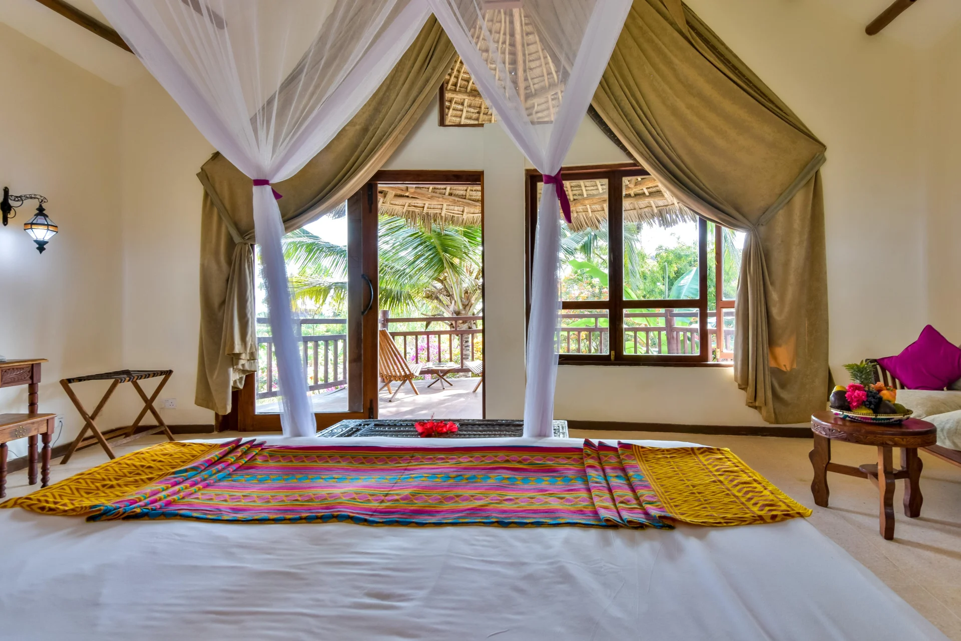 ALL SEASONS HOTEL - Image 2