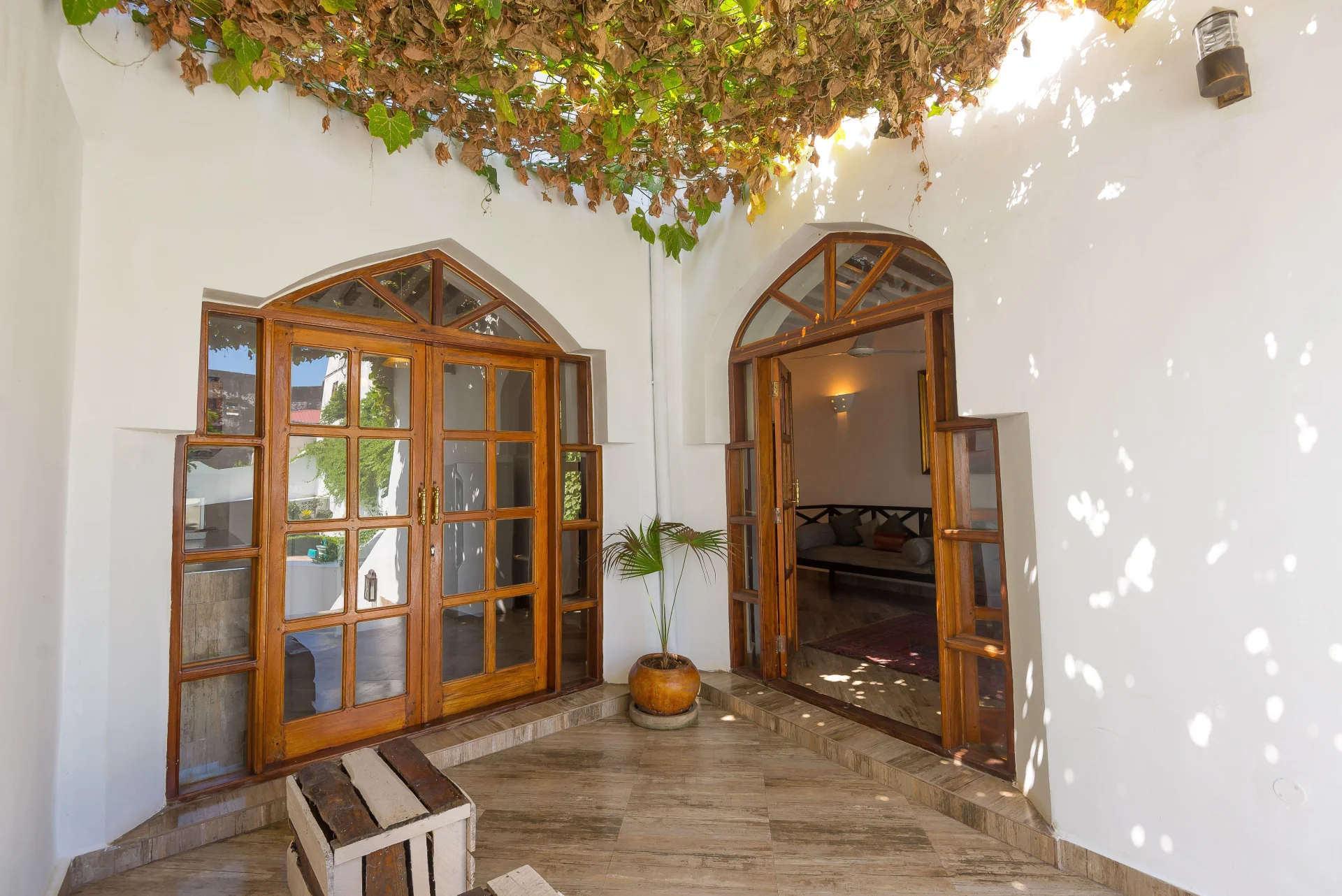 ALL SEASONS HOTEL - Image 3