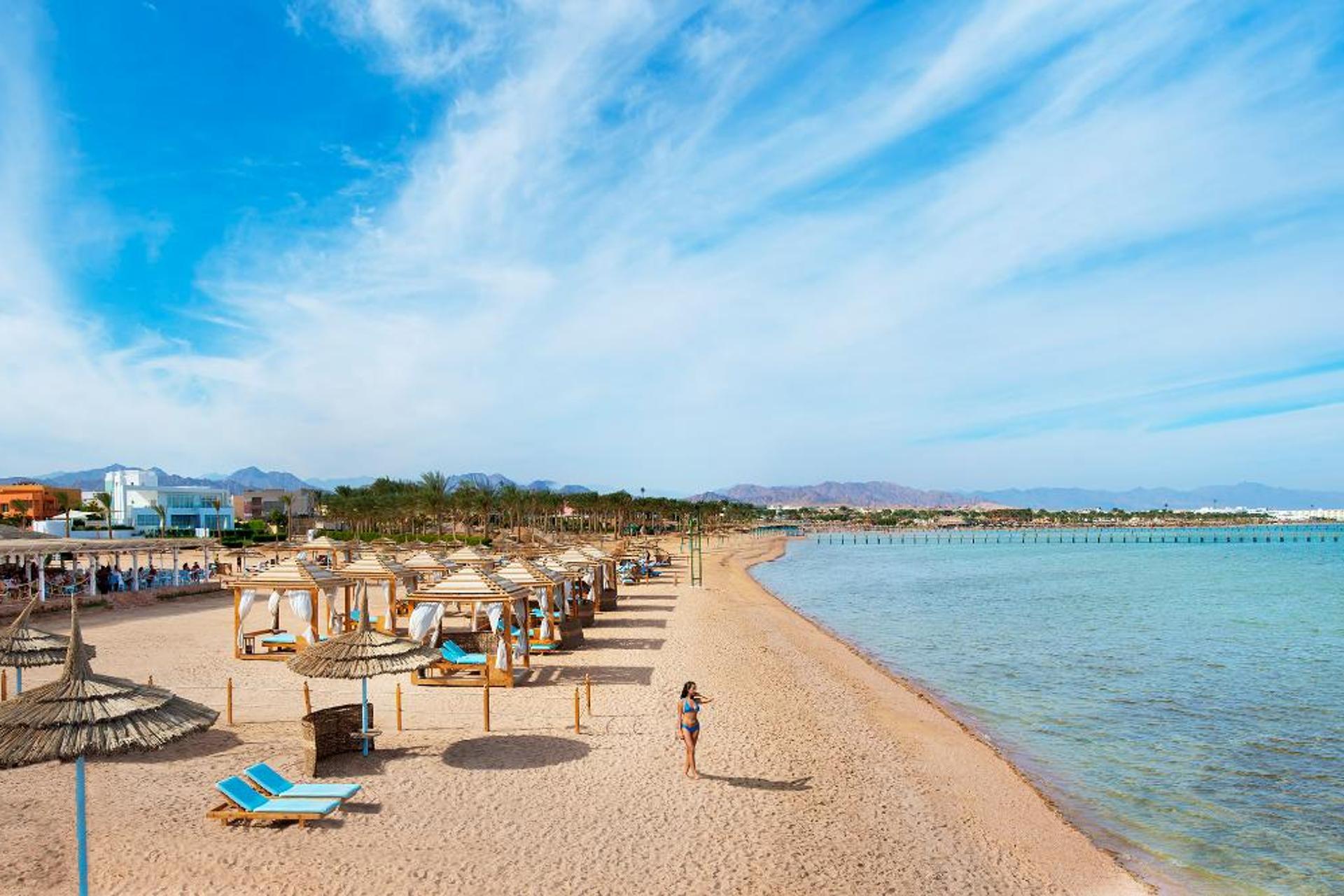 Amwaj Oyoun Resort & Casino - Image 1