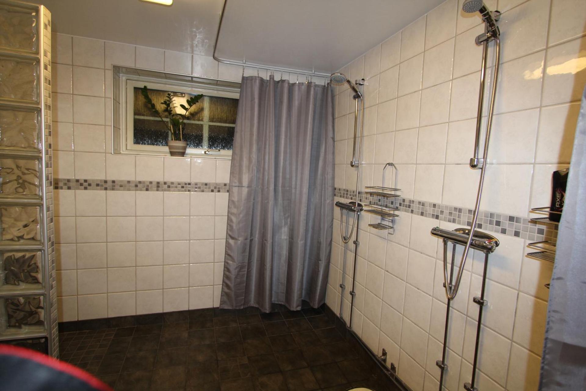 At Home Bed & Breakfast - Image 11