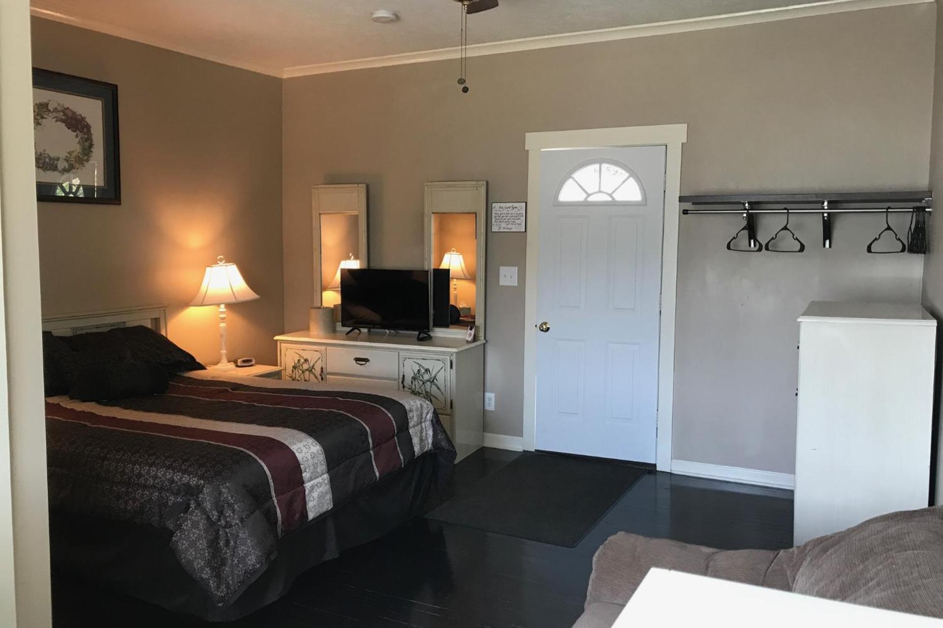 Beachcomber Inn - Image 2