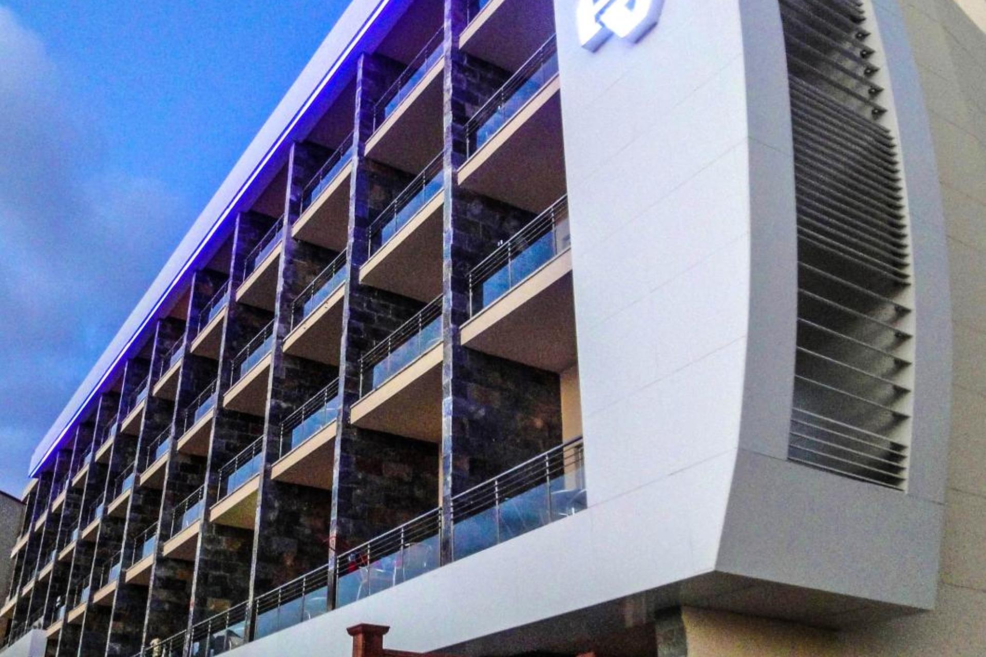 Beau Site Belle Vue Hotel - Image 15