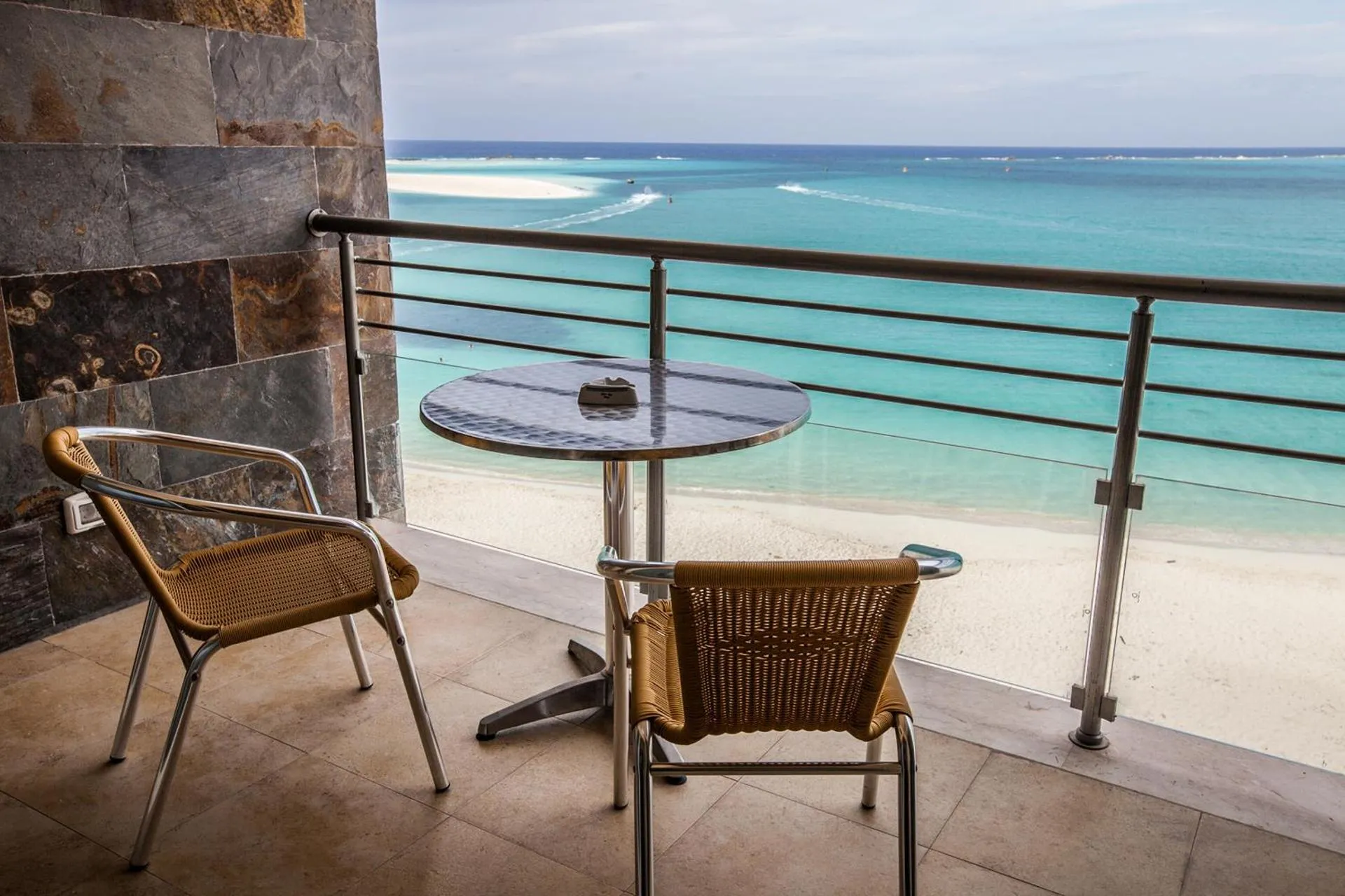 Beau Site Belle Vue Hotel - Image 10