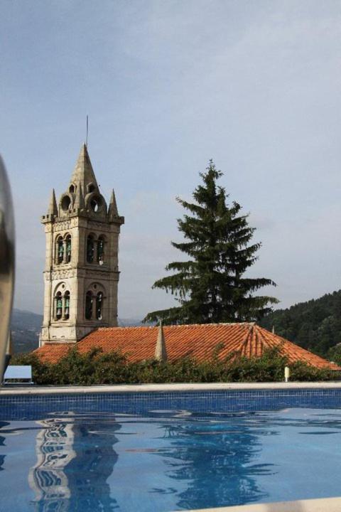 Descubra a Casa da Quinta da Calçada: Um Refúgio de Conforto e Elegância - Imagem 17