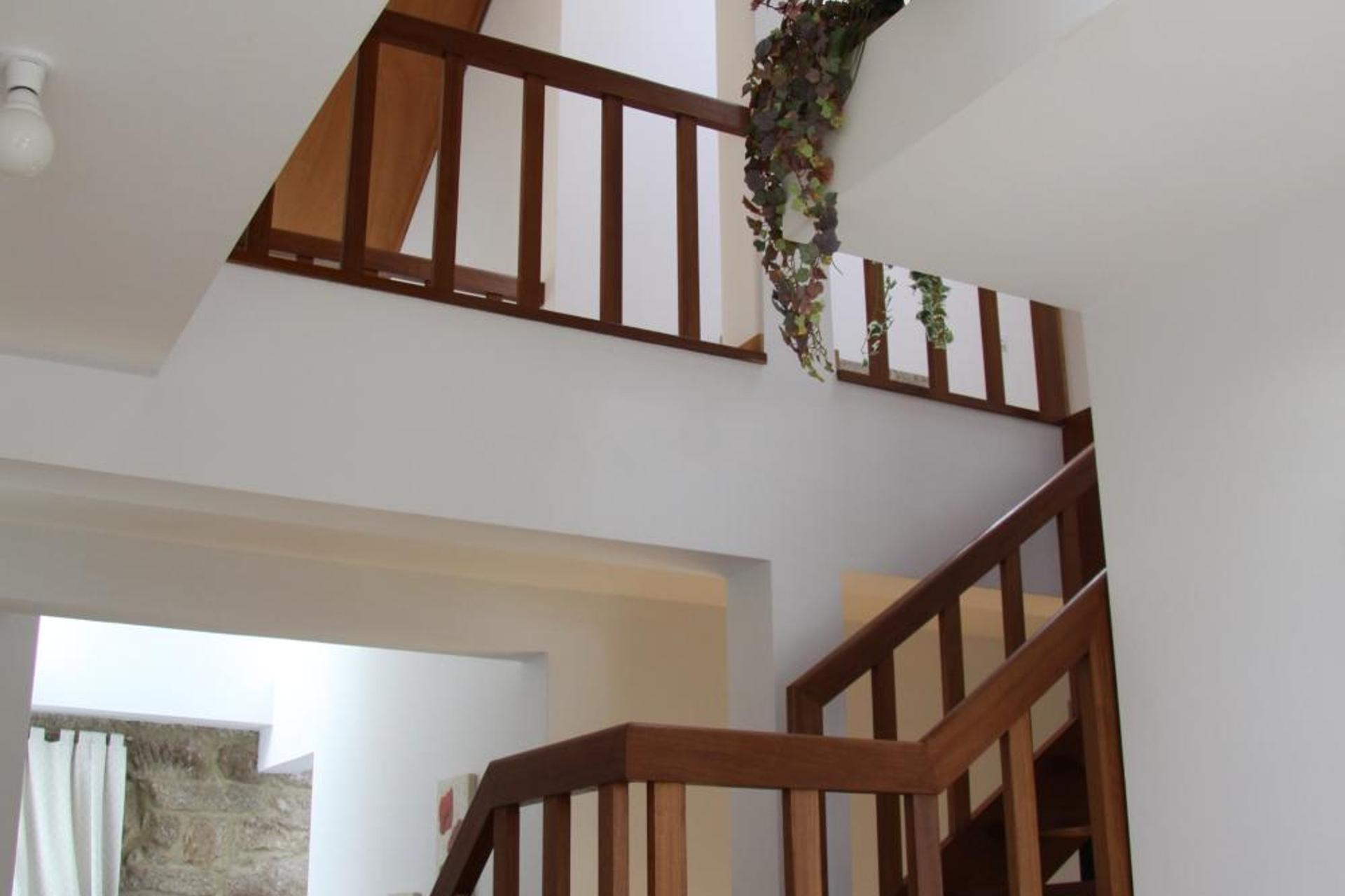 Descubra a Casa da Quinta da Calçada: Um Refúgio de Conforto e Elegância - Imagem 26