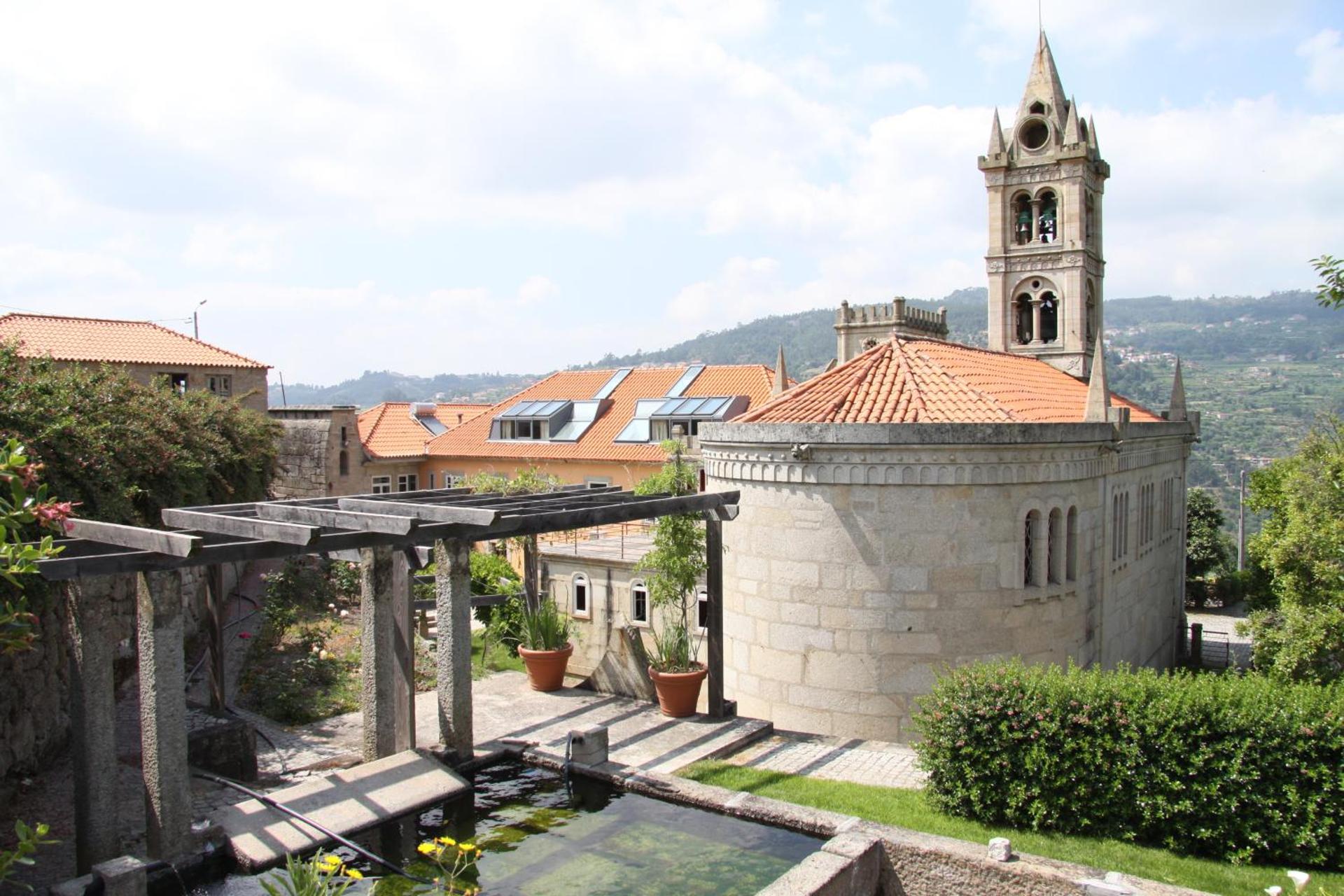 Descubra a Casa da Quinta da Calçada: Um Refúgio de Conforto e Elegância - Imagem 31