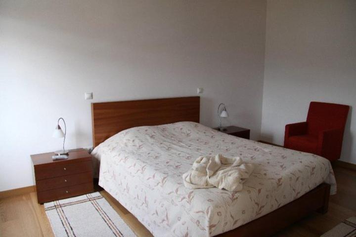 Descubra a Casa da Quinta da Calçada: Um Refúgio de Conforto e Elegância - Imagem 37