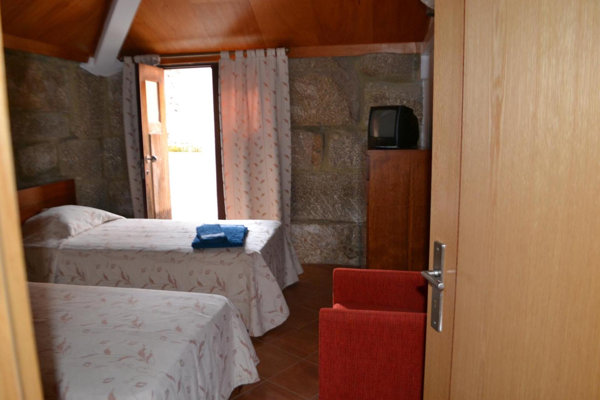 Descubra a Casa da Quinta da Calçada: Um Refúgio de Conforto e Elegância - Imagem 40