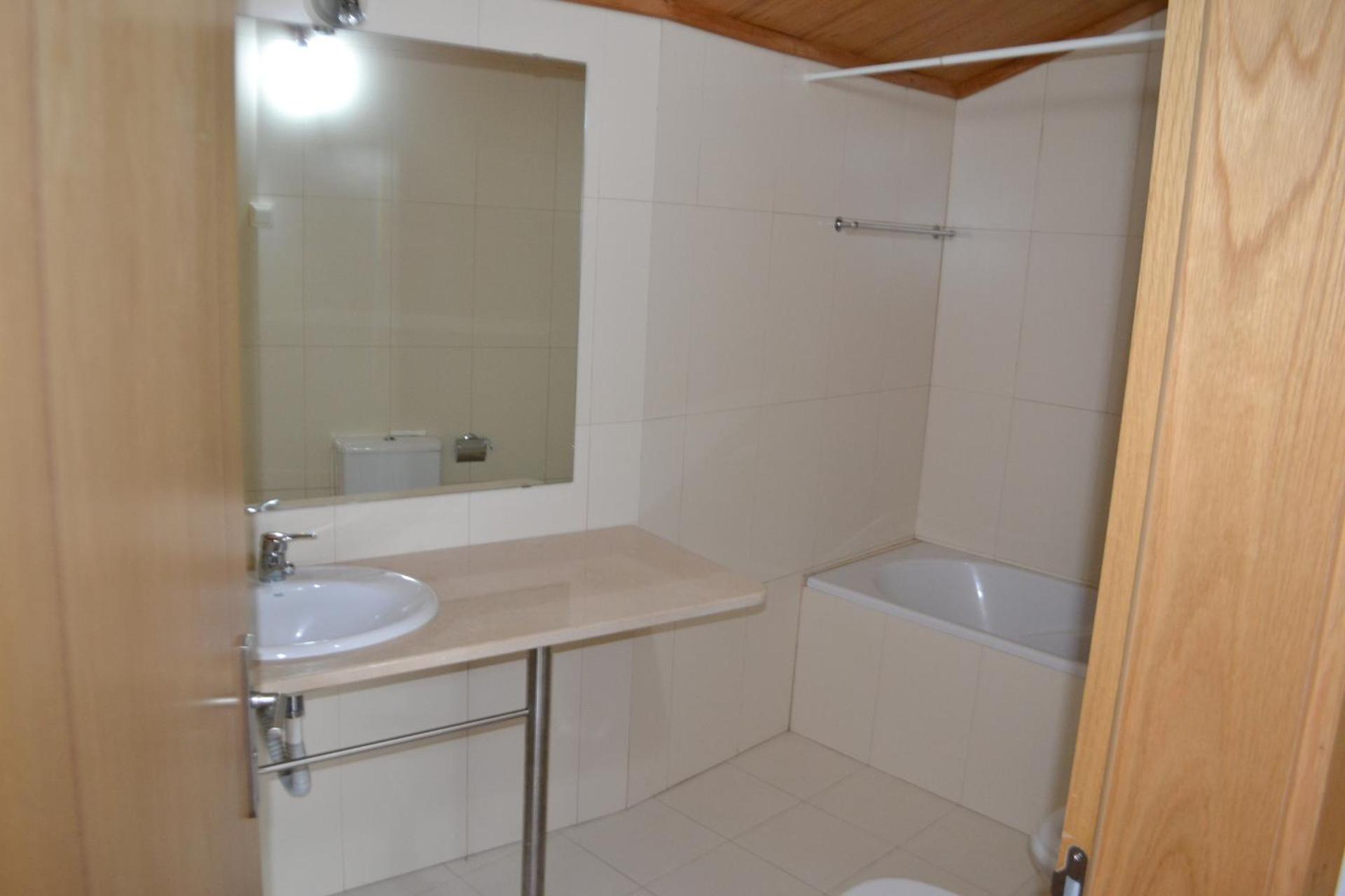 Descubra a Casa da Quinta da Calçada: Um Refúgio de Conforto e Elegância - Imagem 45