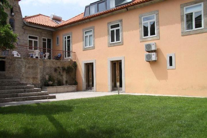 Descubra a Casa da Quinta da Calçada: Um Refúgio de Conforto e Elegância - Imagem 7