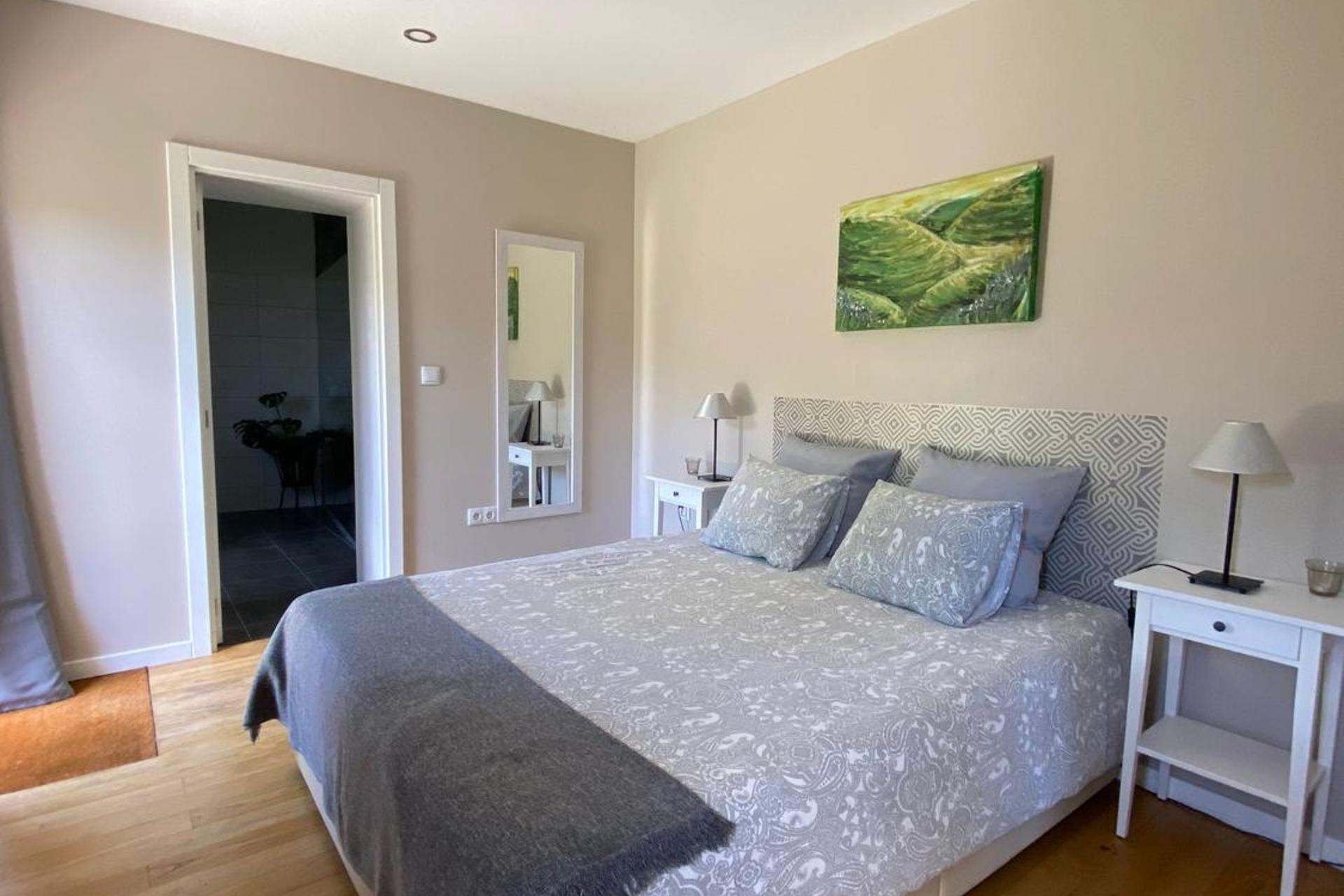 Descubra a Casa de Carrapatelo: Um Refúgio de Conforto e Confiança - Imagem 4