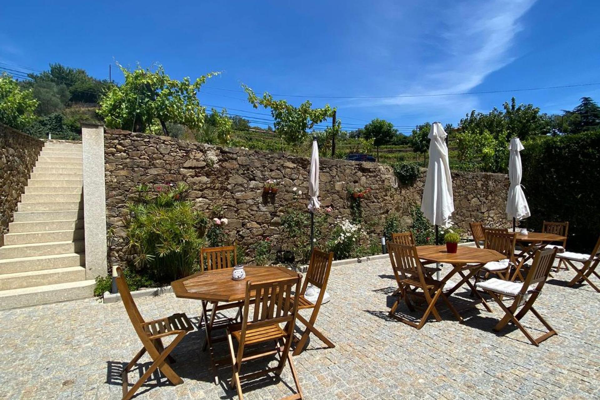 Descubra a Casa de Carrapatelo: Um Refúgio de Conforto e Confiança - Imagem 53