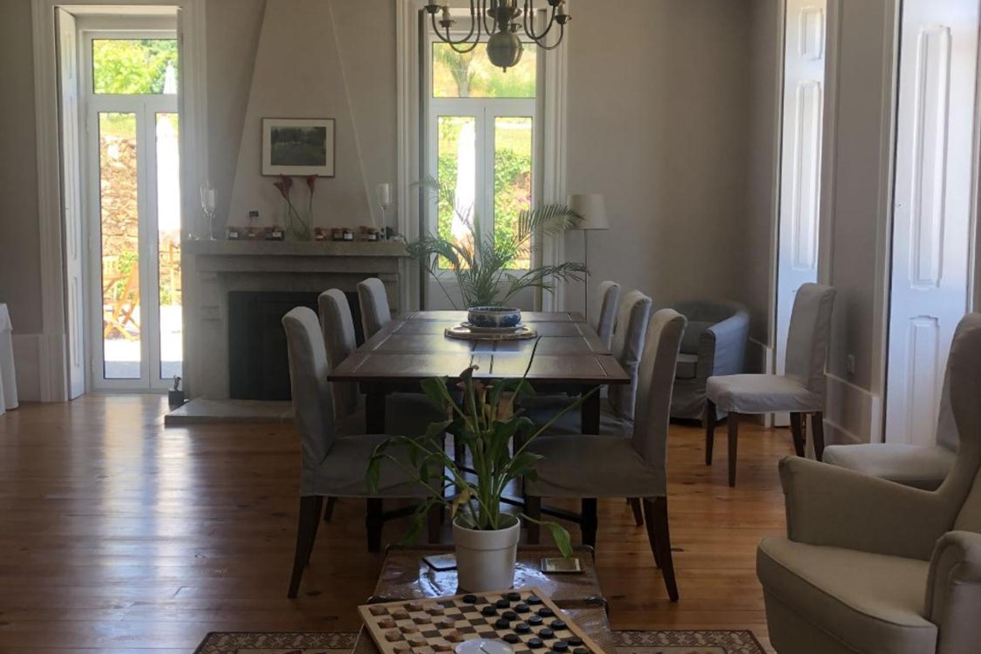 Descubra a Casa de Carrapatelo: Um Refúgio de Conforto e Confiança - Imagem 57