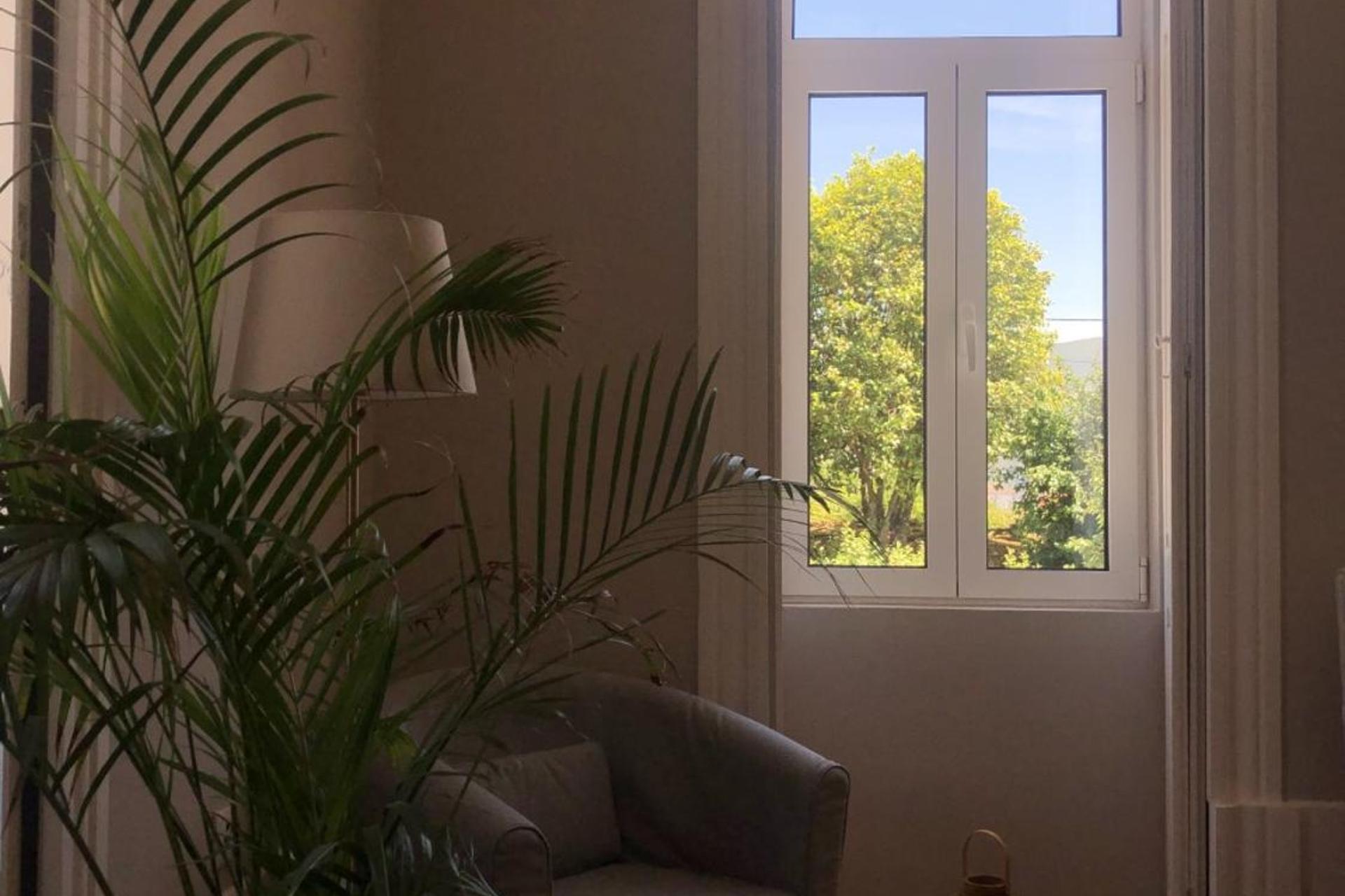 Descubra a Casa de Carrapatelo: Um Refúgio de Conforto e Confiança - Imagem 59