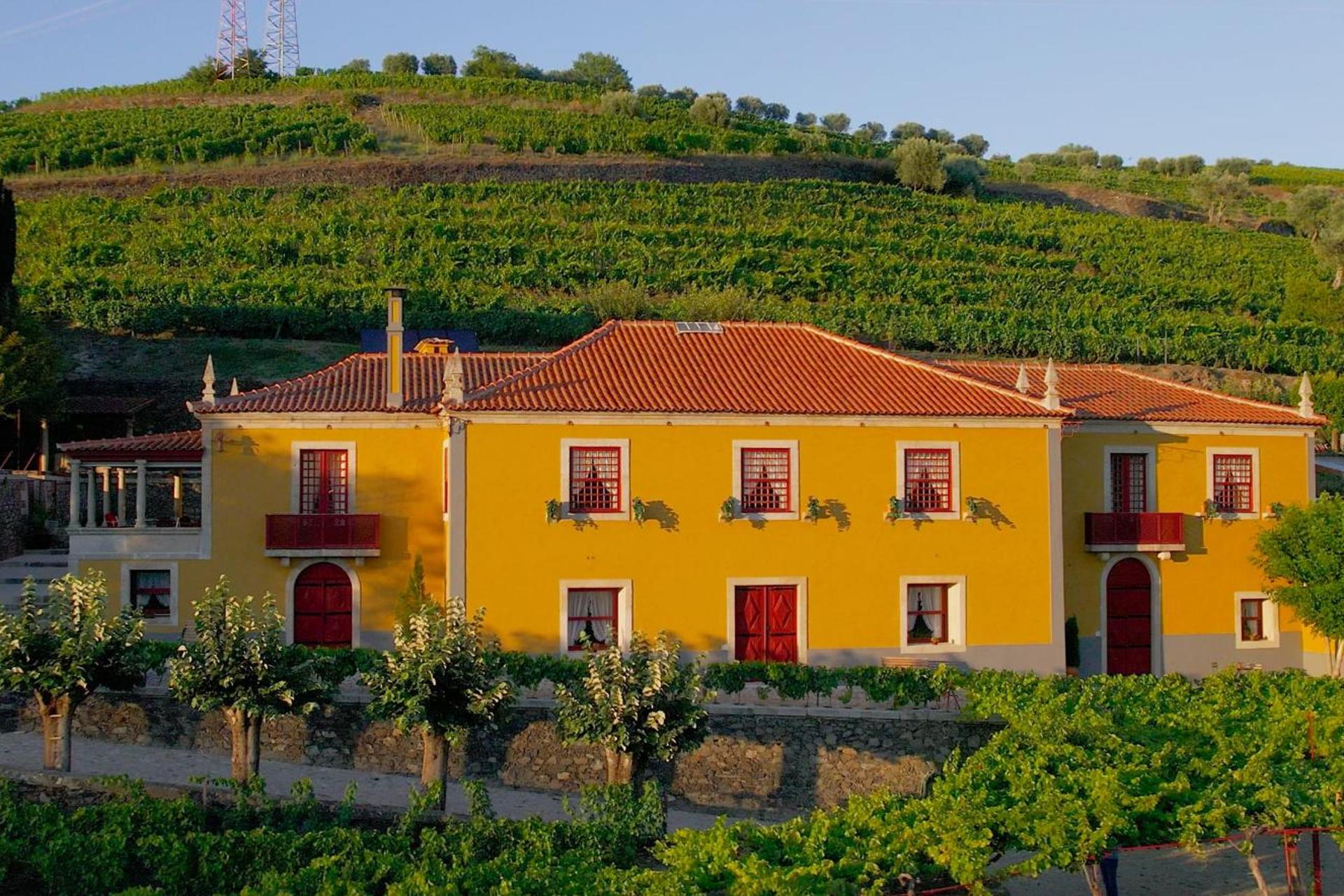 Descubra a Casa do Salgueiral: Sua Experiência de Hospitalidade Inigualável - Imagem 60