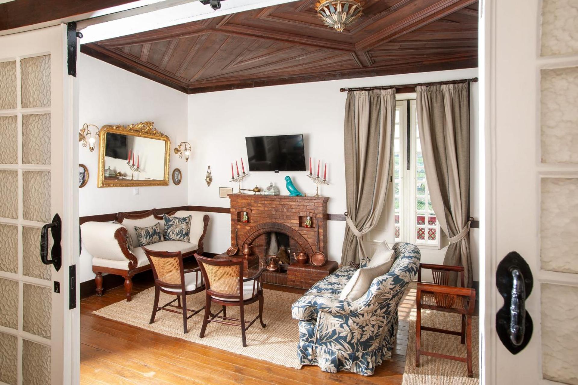 Descubra a Casa do Salgueiral: Sua Experiência de Hospitalidade Inigualável - Imagem 62