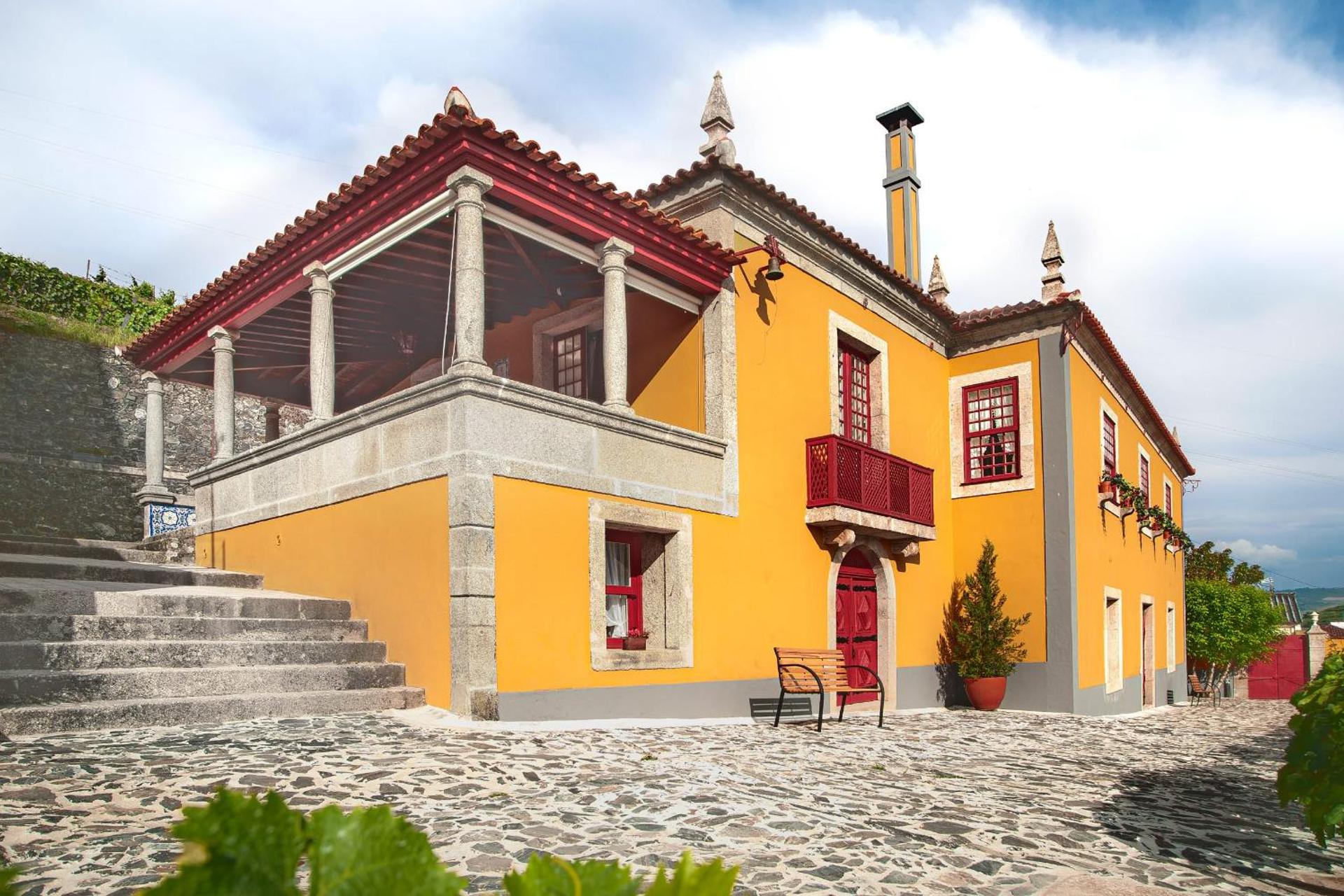 Descubra a Casa do Salgueiral: Sua Experiência de Hospitalidade Inigualável - Imagem 64