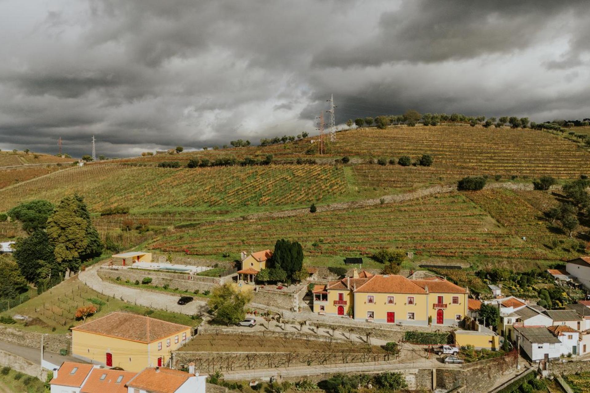 Descubra a Casa do Salgueiral: Sua Experiência de Hospitalidade Inigualável - Imagem 89