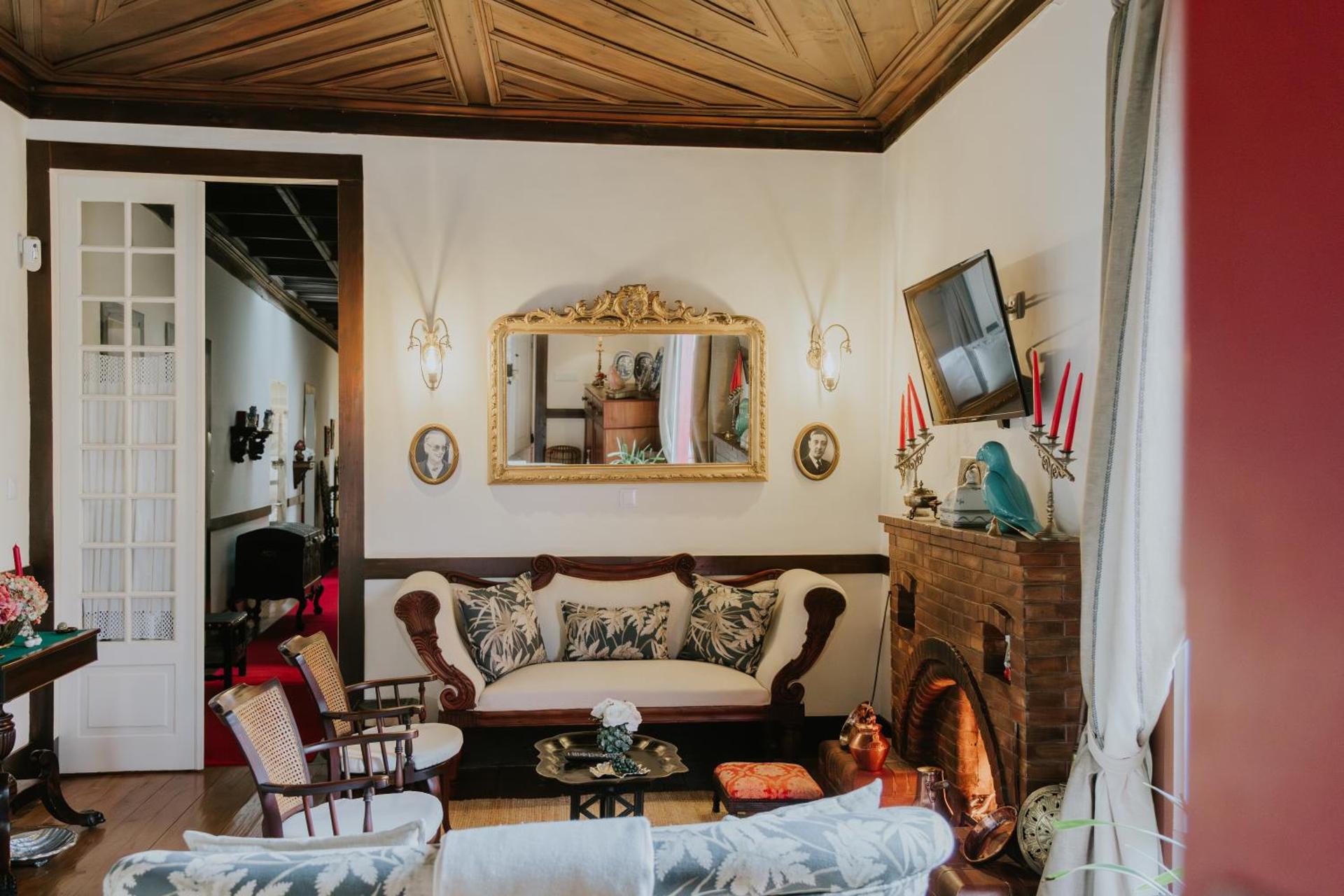 Descubra a Casa do Salgueiral: Sua Experiência de Hospitalidade Inigualável - Imagem 96