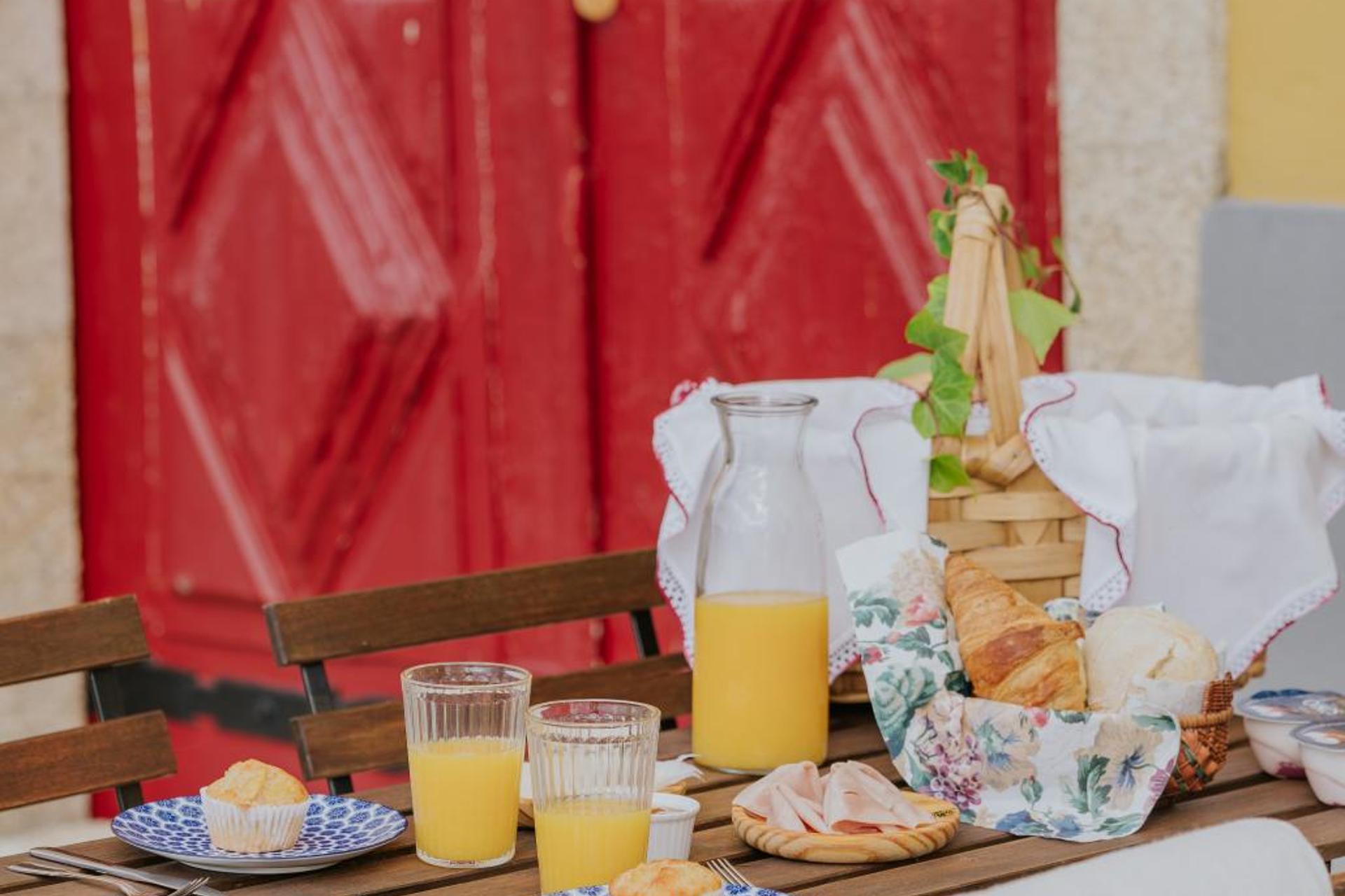 Descubra a Casa do Salgueiral: Sua Experiência de Hospitalidade Inigualável - Imagem 100