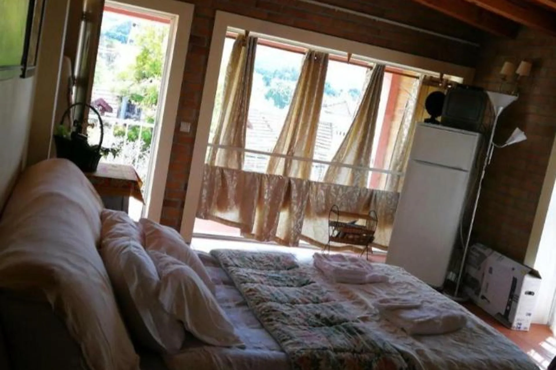 Experience the Charm of Casa dos Confrades: Your Ideal Stay Awaits - Image 19