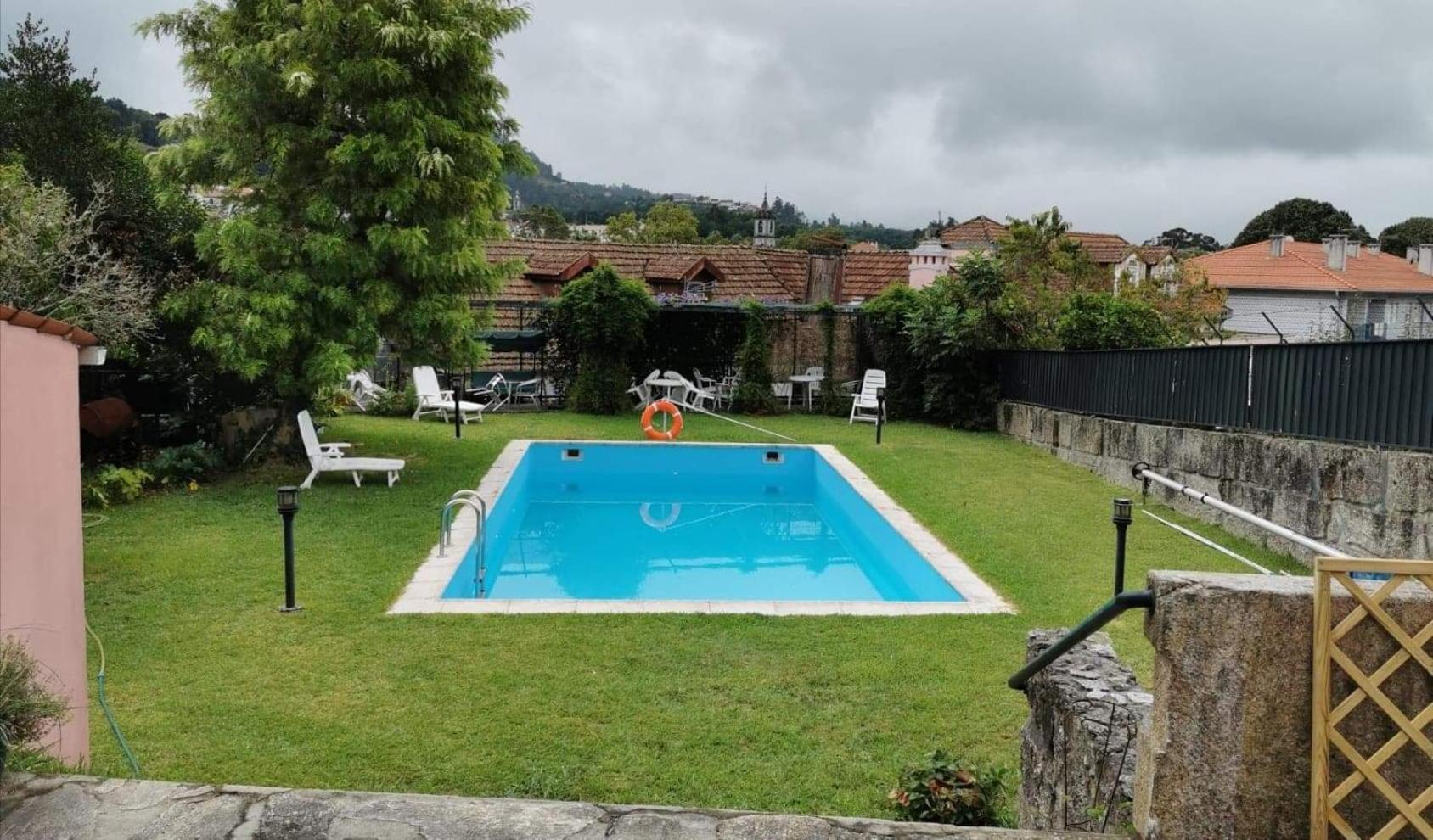 Experience the Charm of Casa dos Confrades: Your Ideal Stay Awaits - Image 4