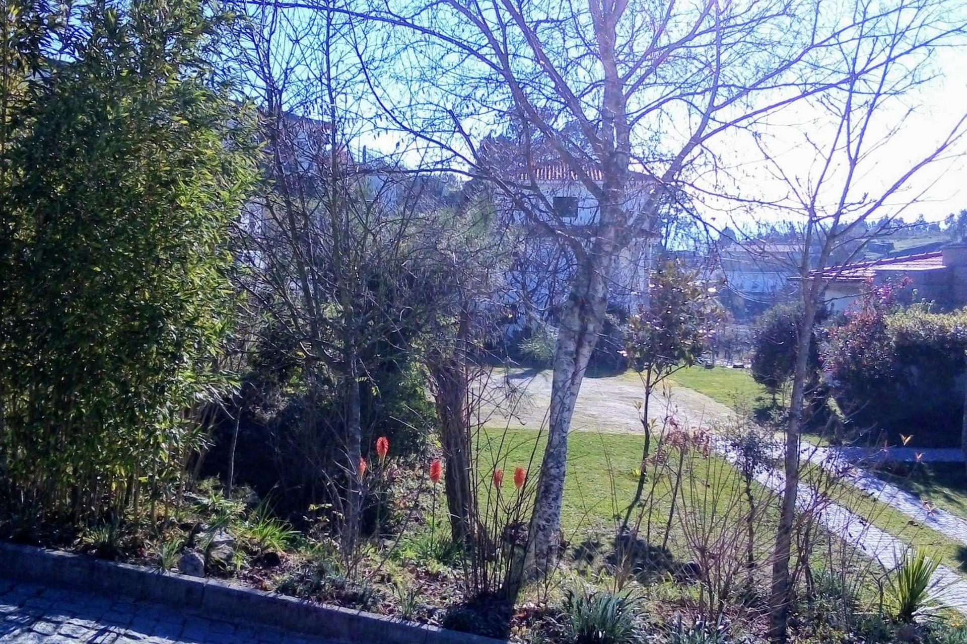 Descubra a Casa Vale do Rio Ovil: Uma Experiência Incomparável em Hospitalidade - Imagem 46