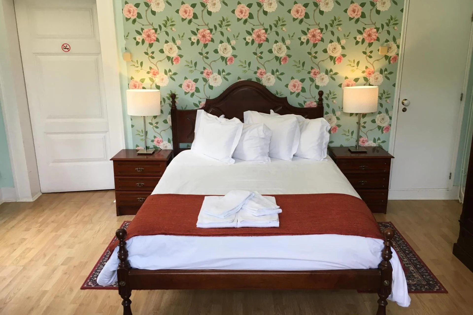 Chalet Relogio Guesthouse - Image 7