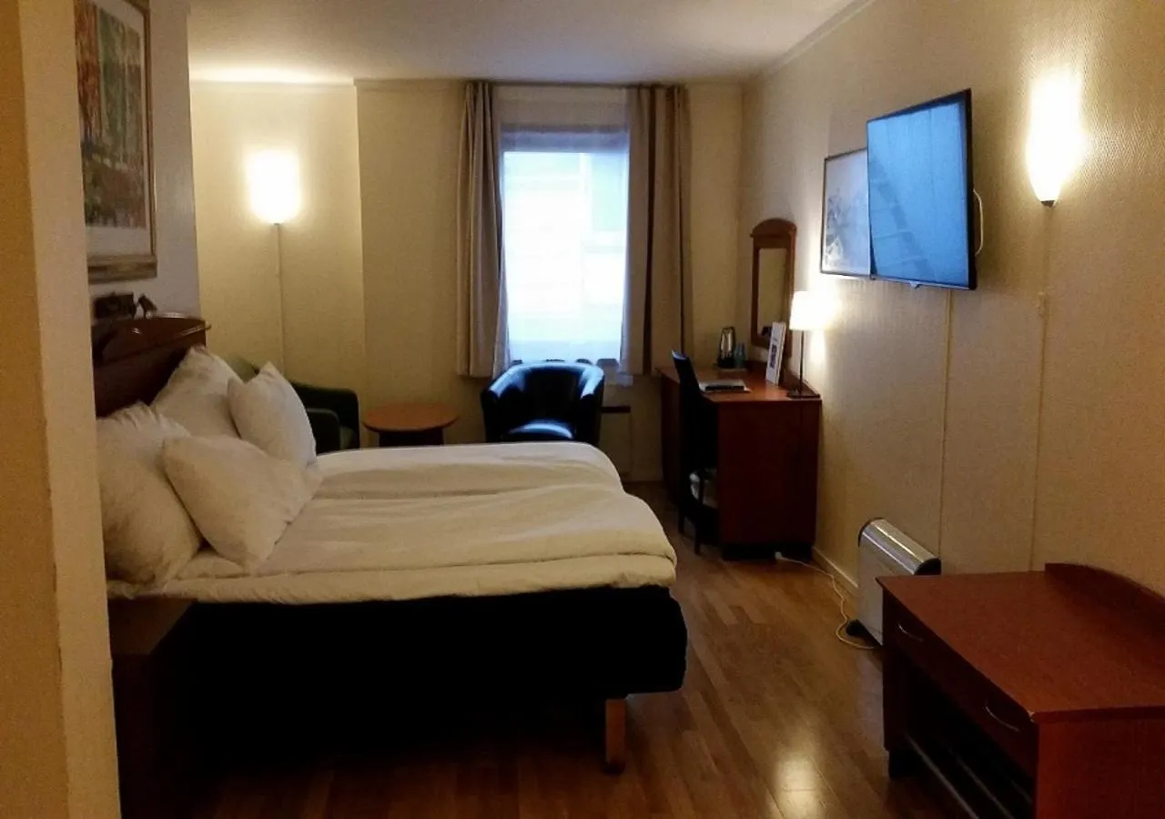 Chesterfield Hotel - Image 13