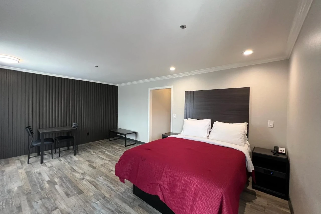 Experience Cloud 9 Inn LAX in Inglewood, CA - Image 20