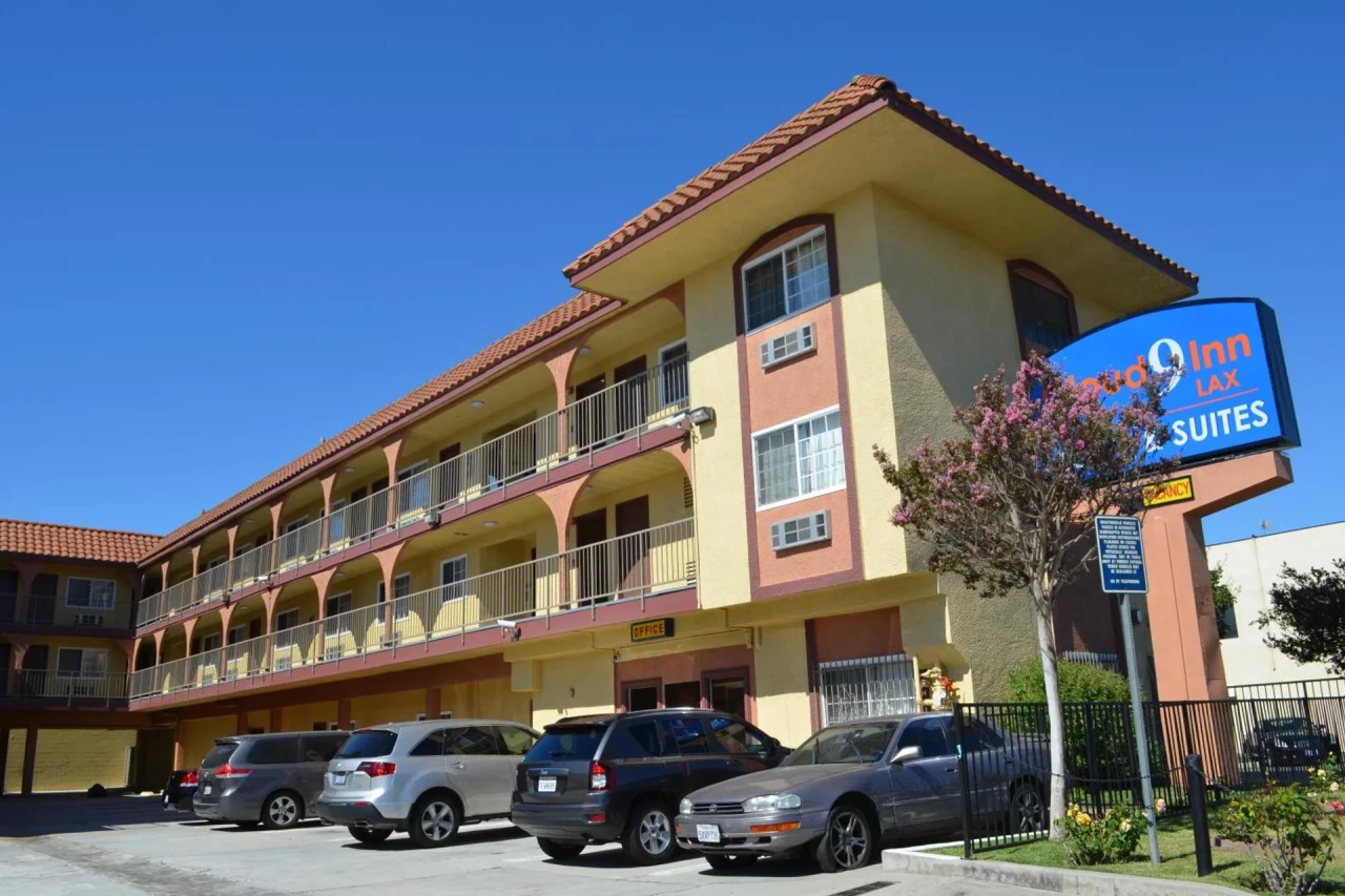 Experience Cloud 9 Inn LAX in Inglewood, CA - Image 3