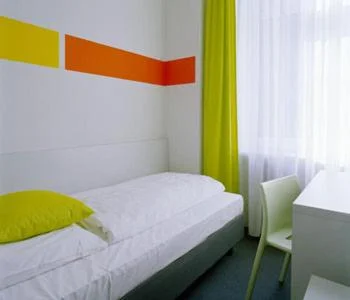 Colour Hotel - Image 6