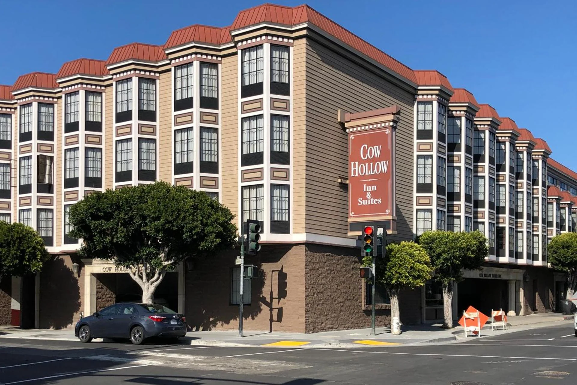 Cow Hollow Motor Inn - Image 6