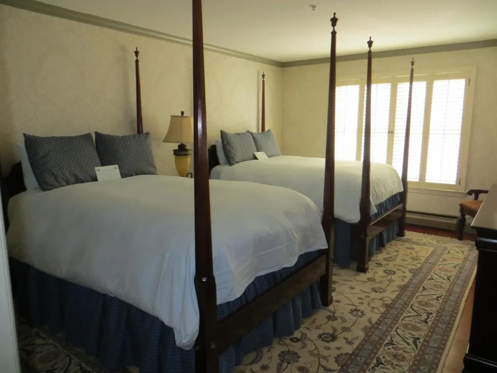 Two-Bedroom Suite with Two Double Beds and One Queen Bed