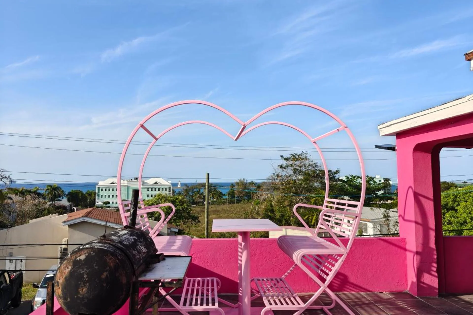 Da Pink And White Palace - Image 19