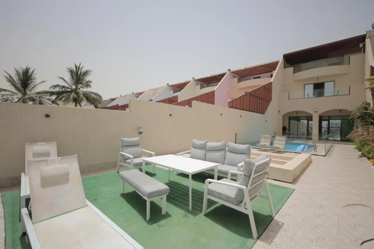Durrat Alarous Beach - Image 7