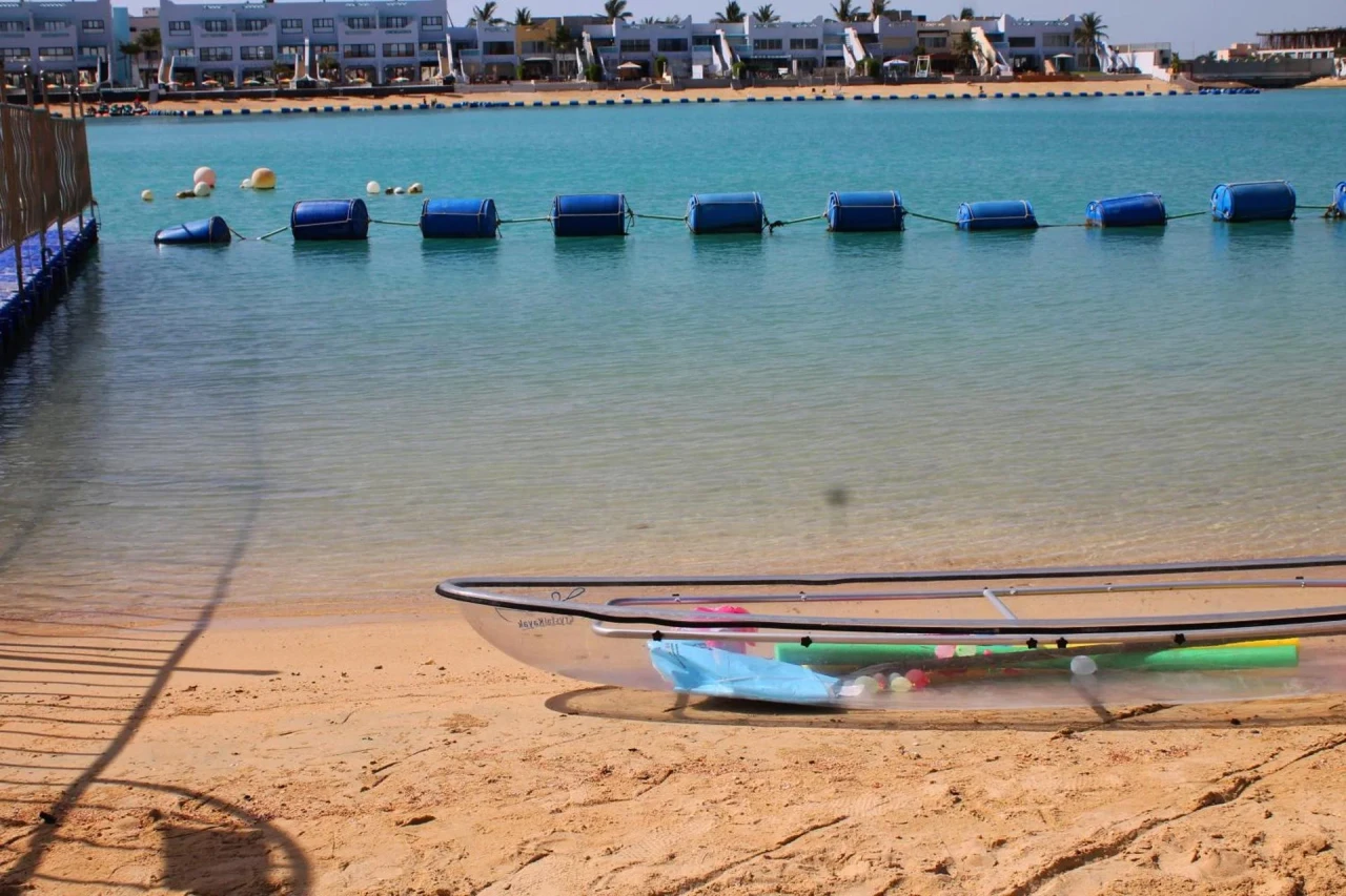 Durrat Alarous Beach - Image 10
