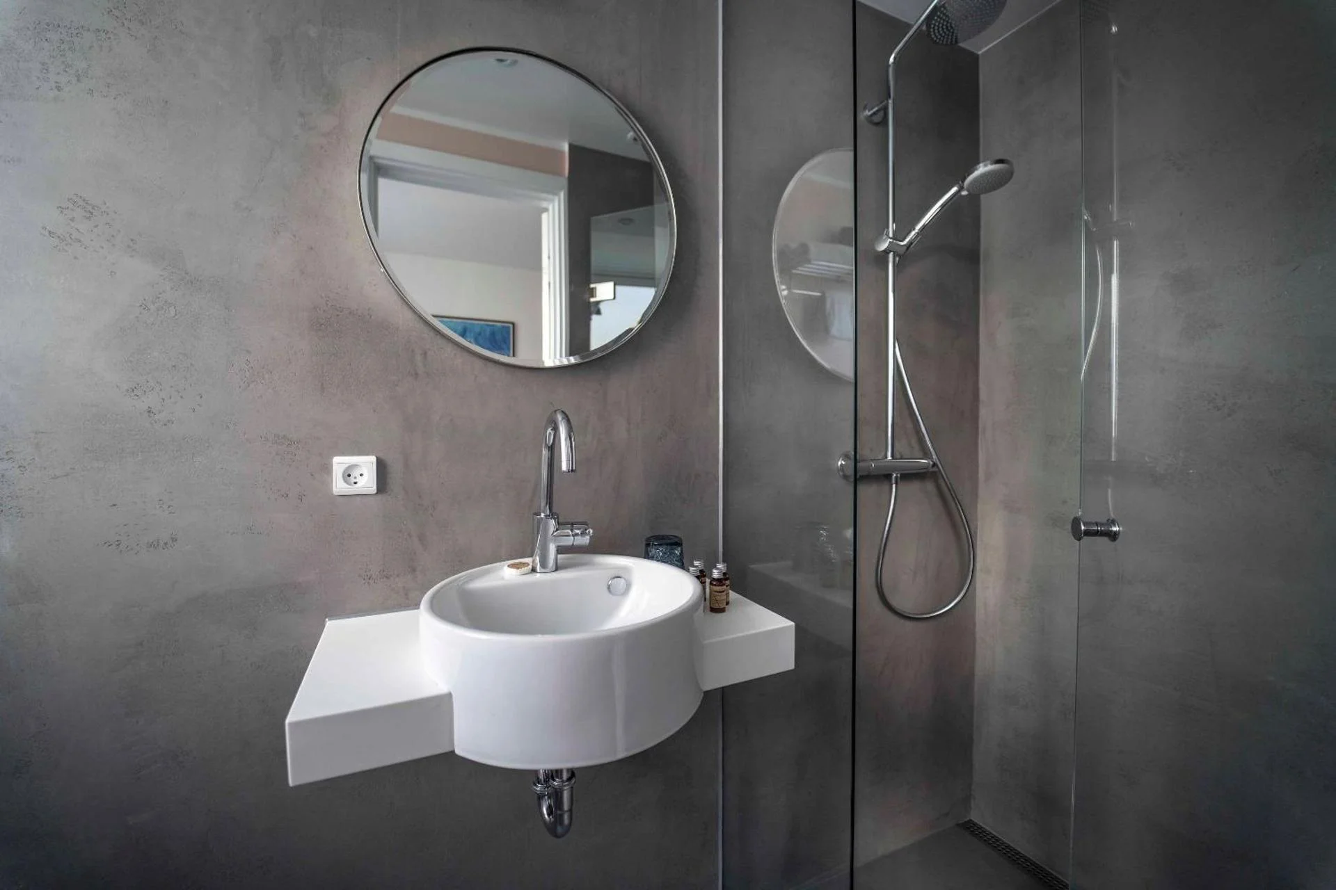 First Hotel Twentyseven - Image 15