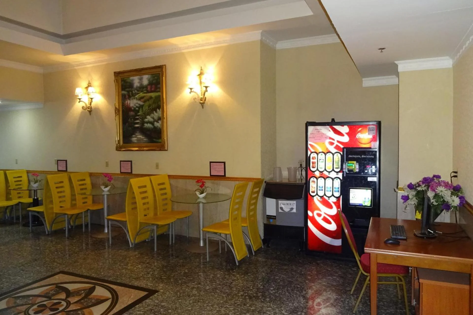 Flushing Hotel - Image 5