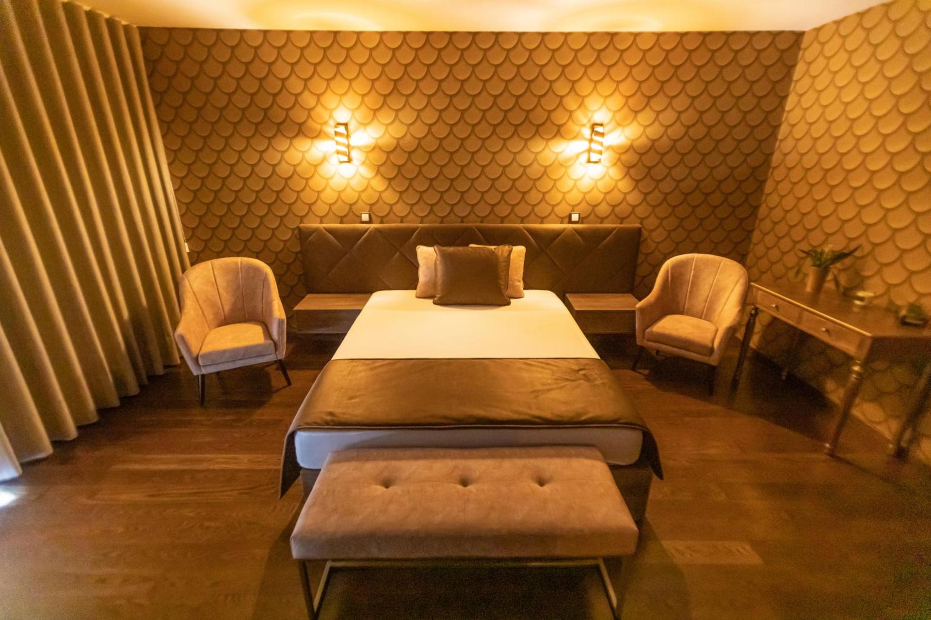 Descubra o Golden Mirror: Uma Experiência Inesquecível em Hospitalidade - Imagem 11