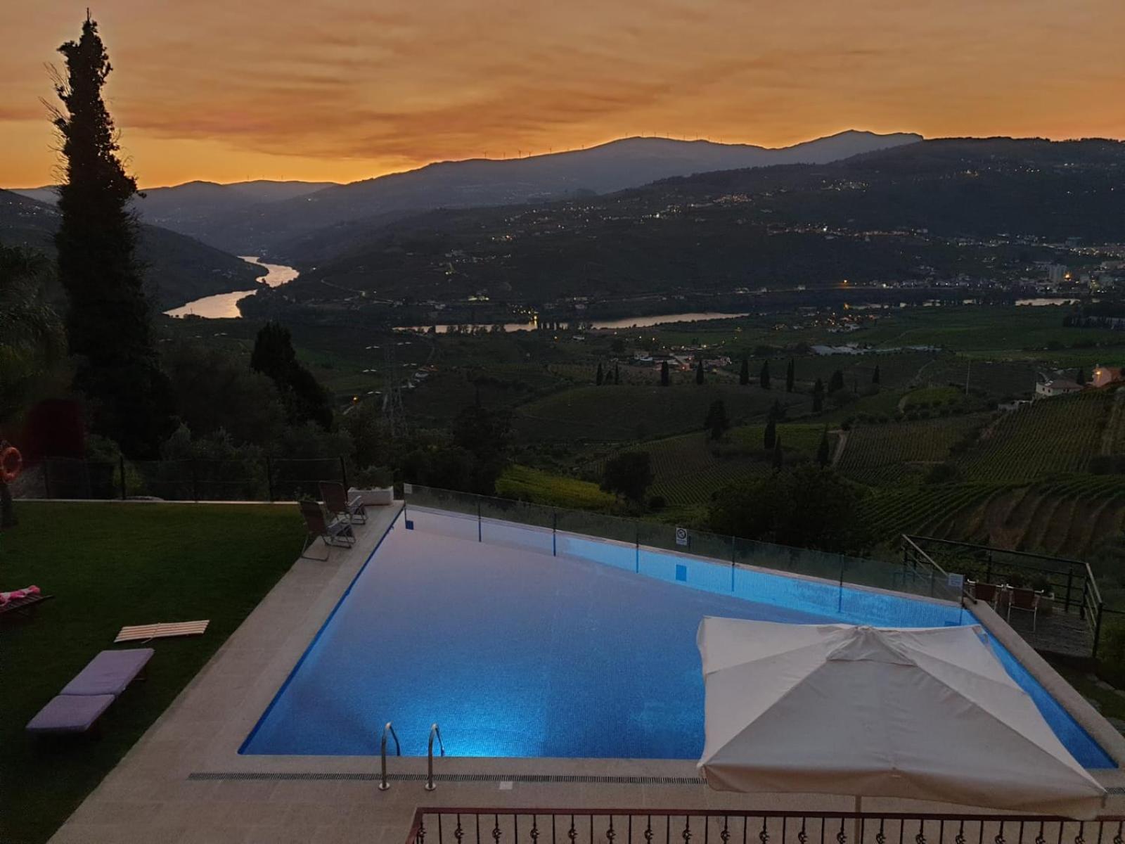 Descubra o Golden Mirror: Uma Experiência Inesquecível em Hospitalidade - Imagem 20