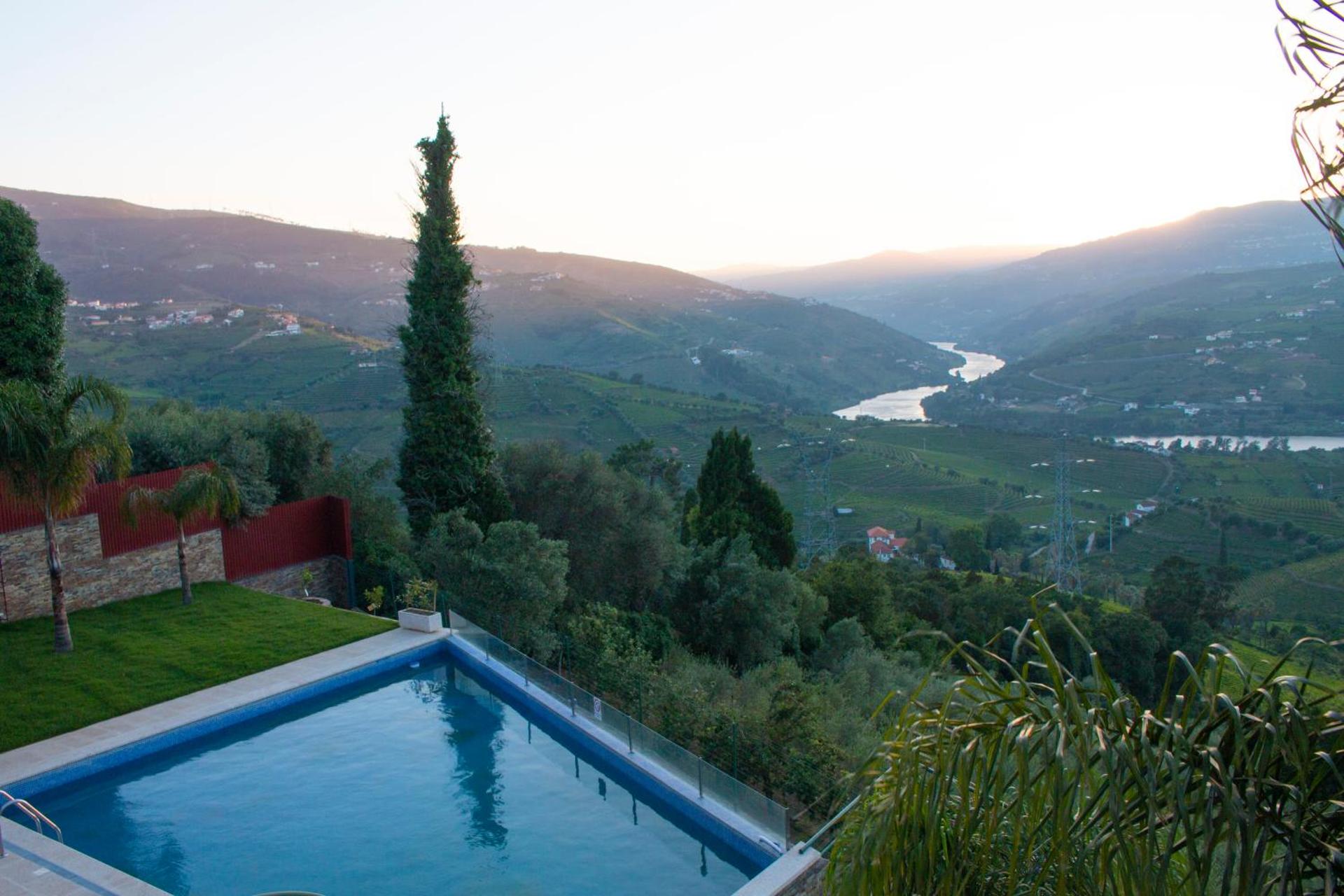 Descubra o Golden Mirror: Uma Experiência Inesquecível em Hospitalidade - Imagem 32