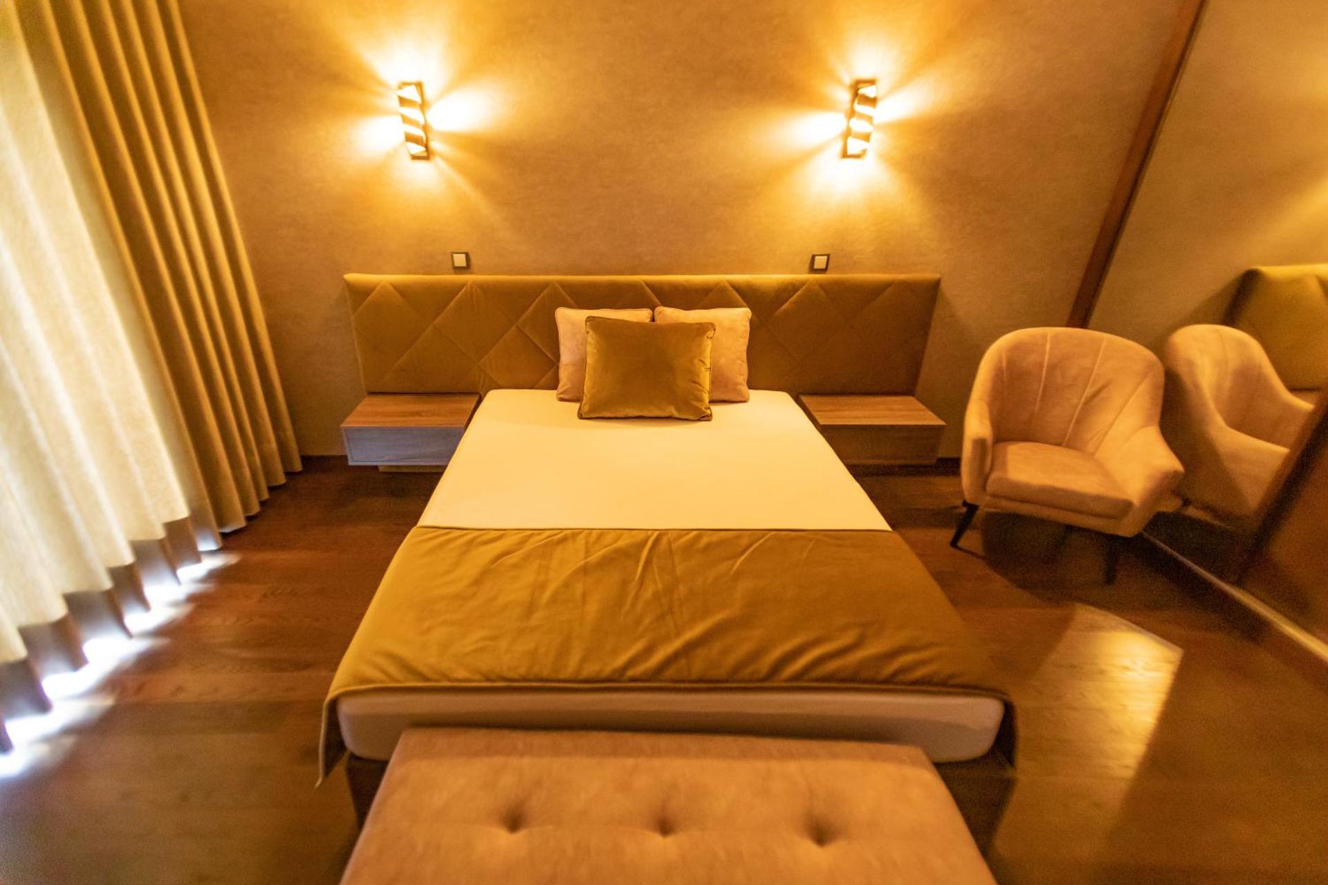 Descubra o Golden Mirror: Uma Experiência Inesquecível em Hospitalidade - Imagem 36