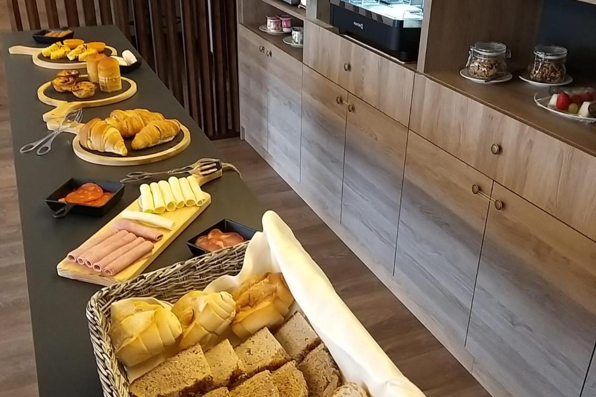 Descubra o Golden Mirror: Uma Experiência Inesquecível em Hospitalidade - Imagem 69