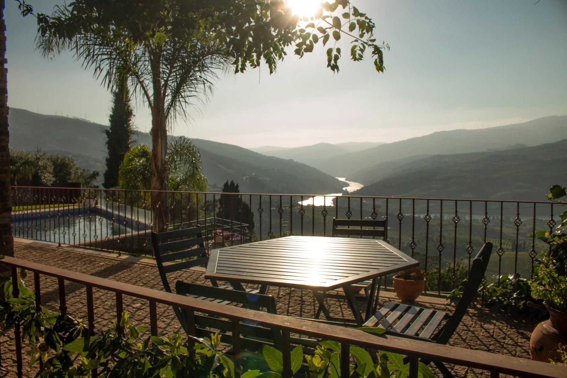 Descubra o Golden Mirror: Uma Experiência Inesquecível em Hospitalidade - Imagem 72