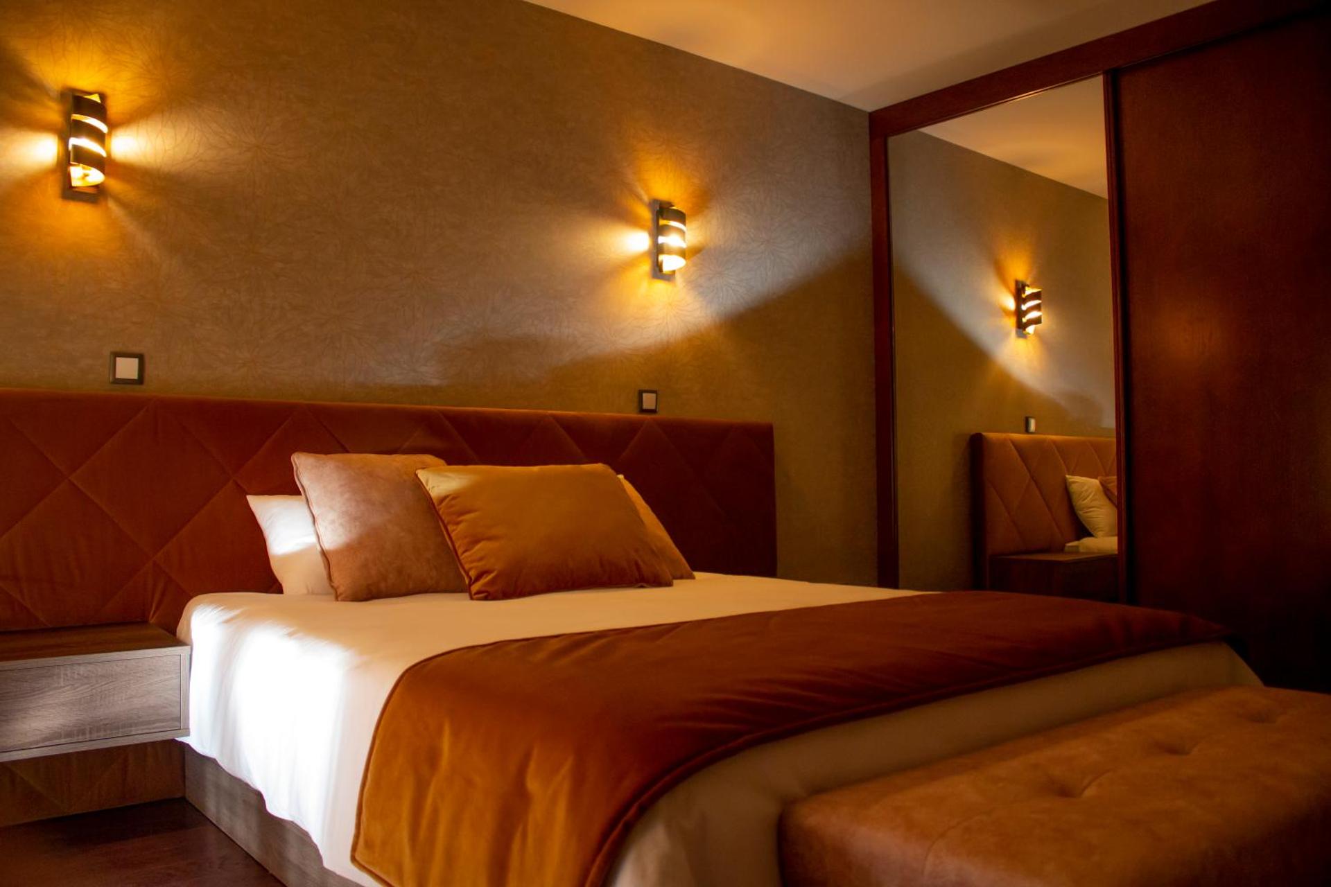 Descubra o Golden Mirror: Uma Experiência Inesquecível em Hospitalidade - Imagem 92